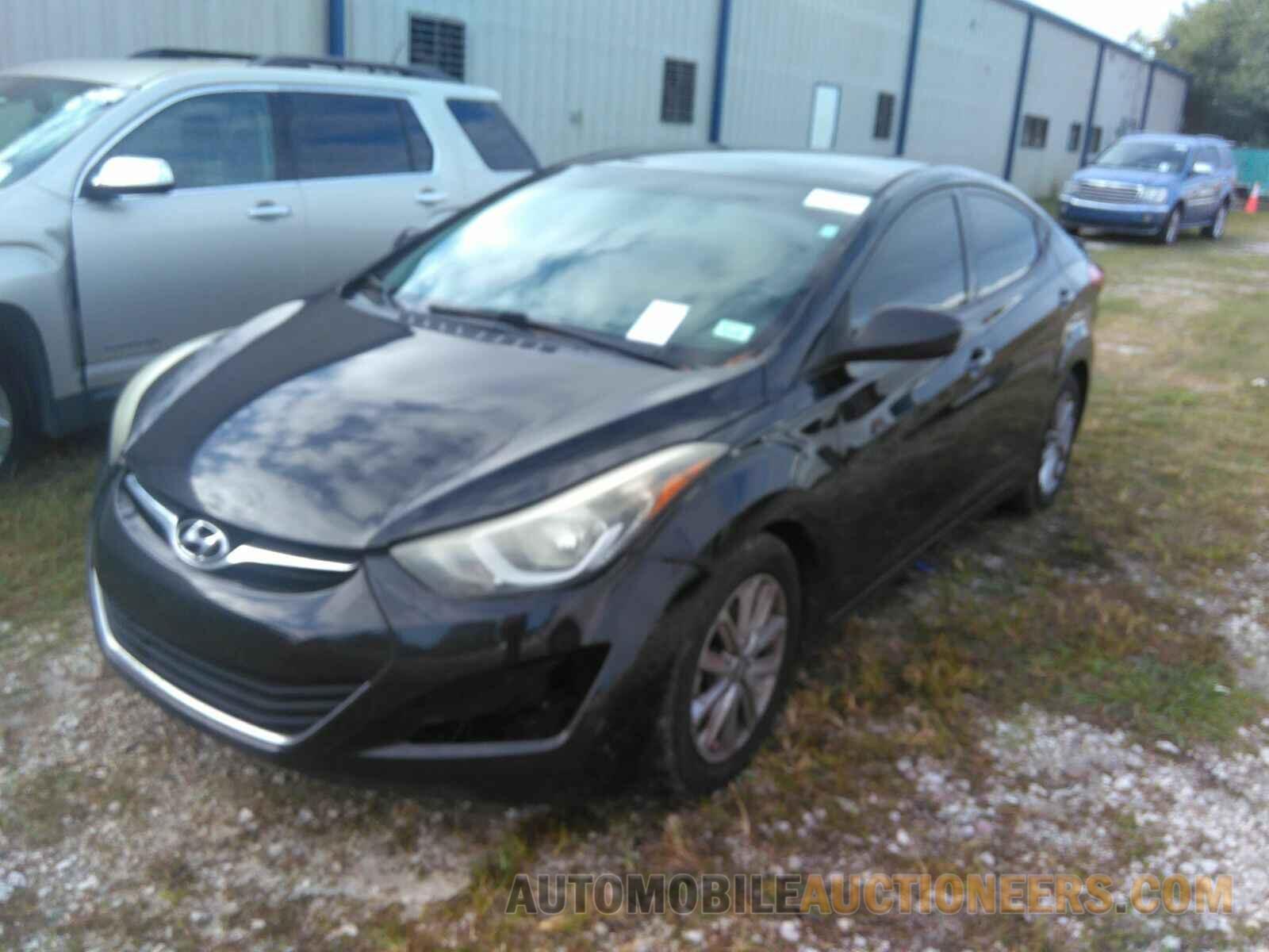 5NPDH4AE9GH713004 Hyundai Elantra 2016