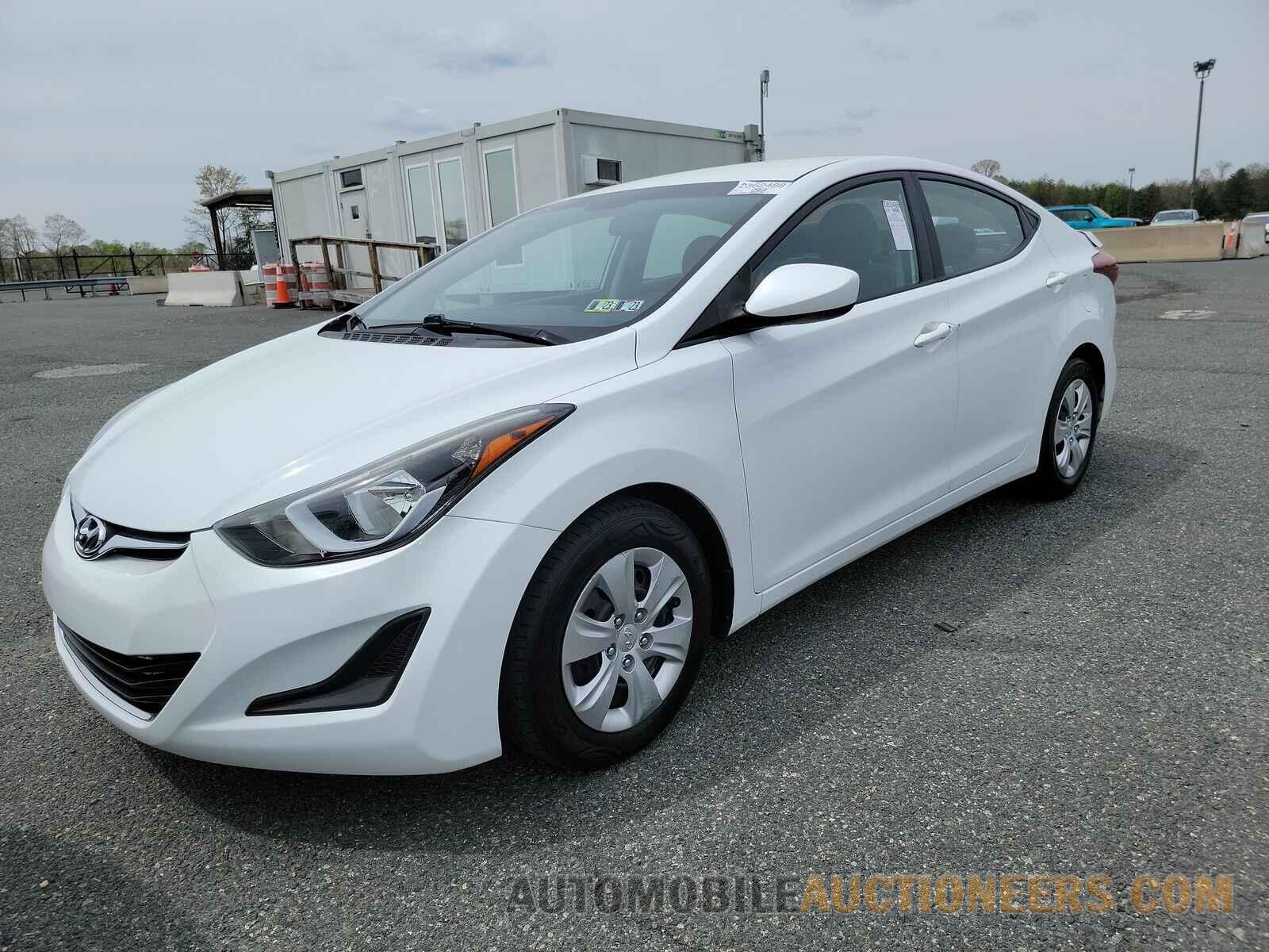 5NPDH4AE9GH729638 Hyundai Elantra SE 2016