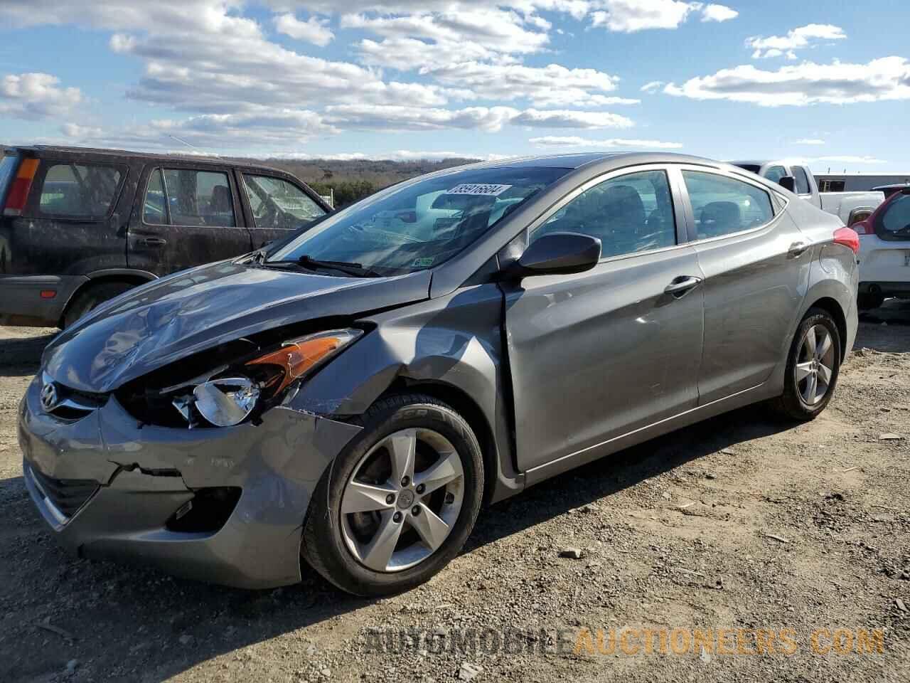 5NPDH4AEXDH374720 HYUNDAI ELANTRA 2013