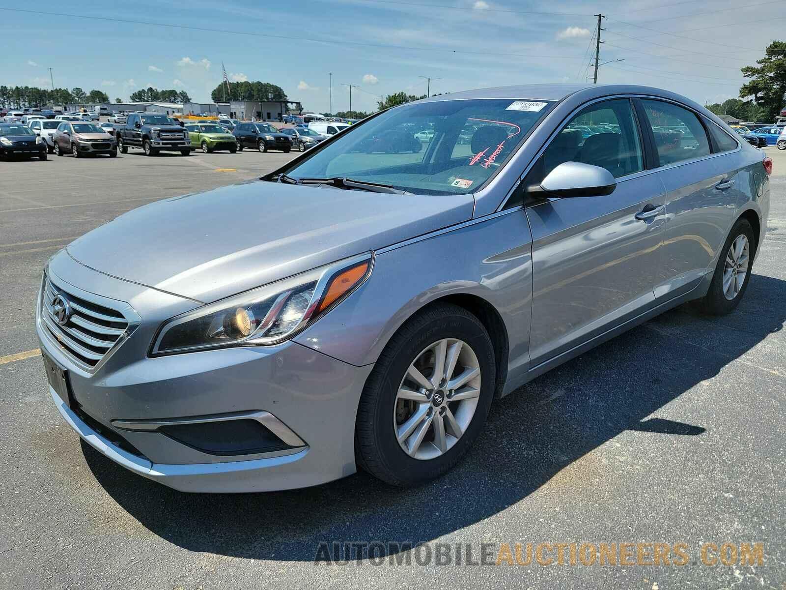 5NPE24AF2HH582840 Hyundai  2017