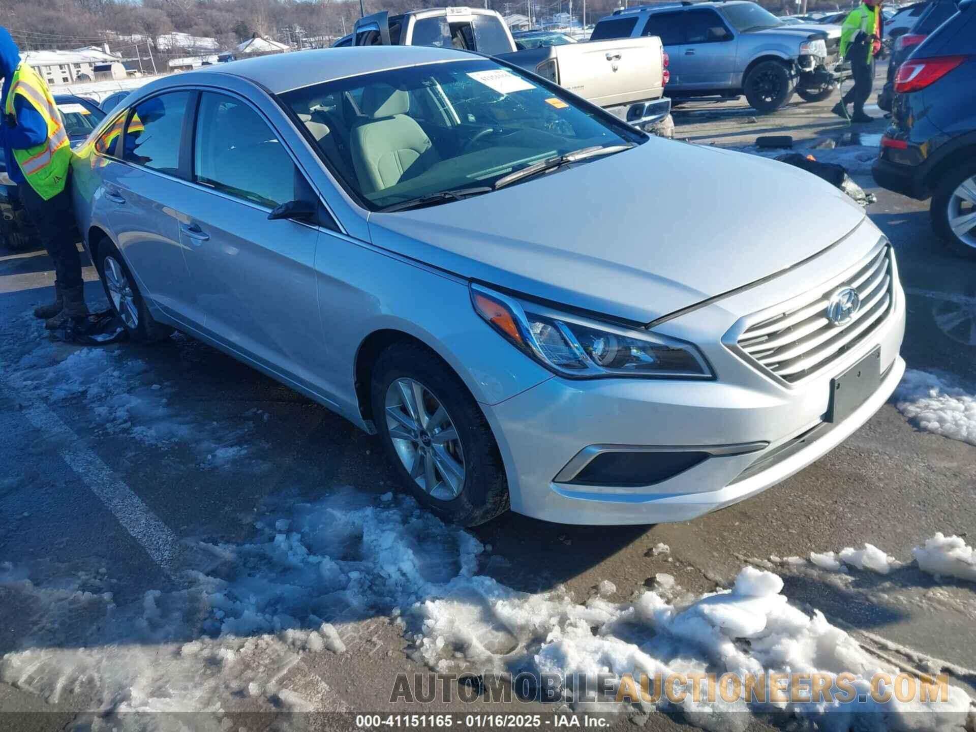 5NPE24AF5HH563084 HYUNDAI SONATA 2017