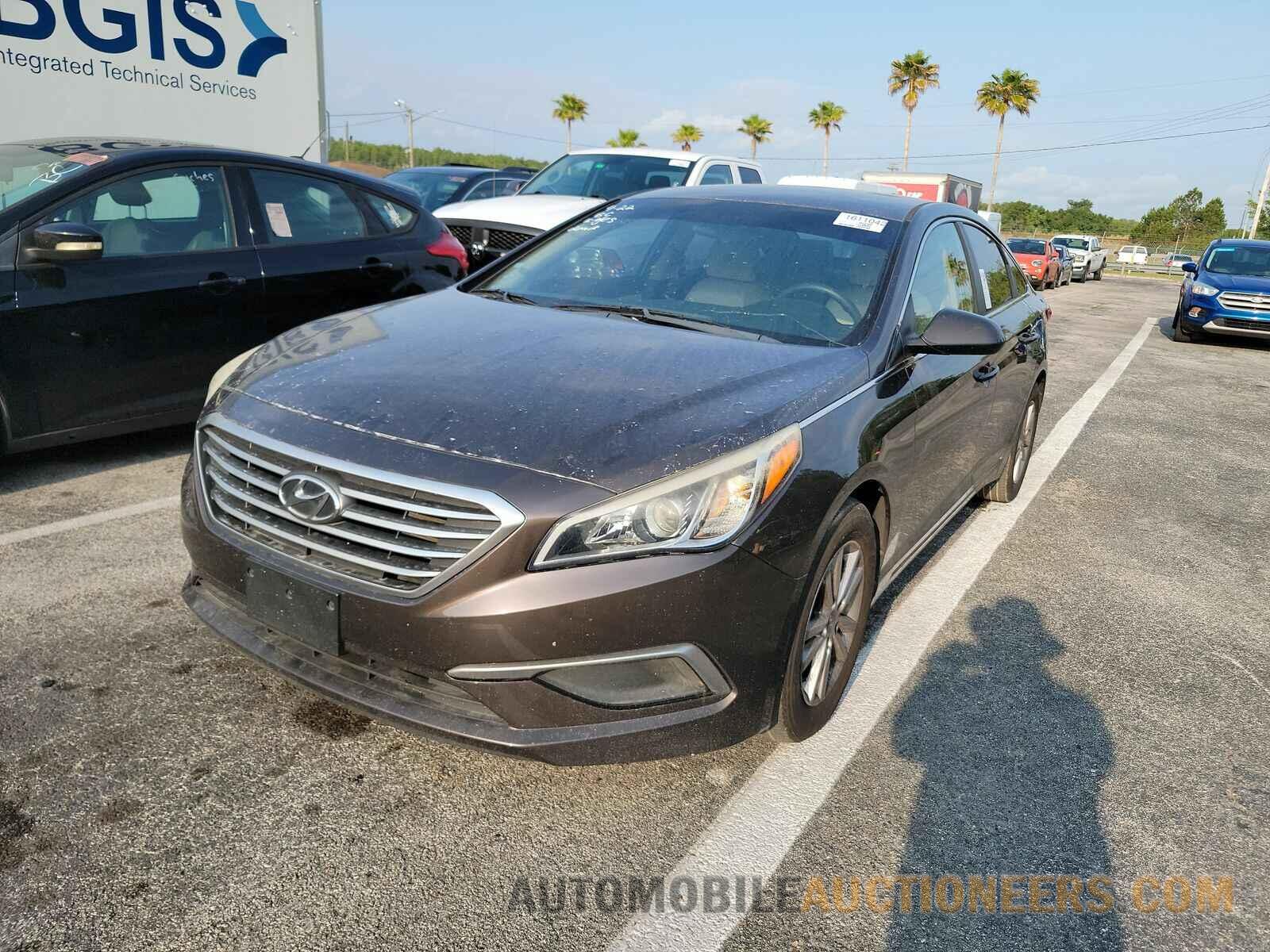 5NPE24AF7HH584065 Hyundai  2017