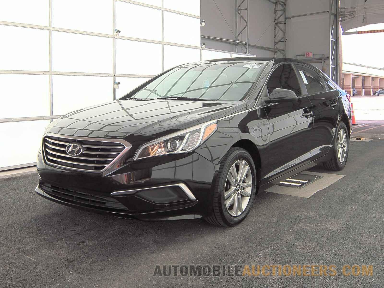 5NPE24AF8HH479180 Hyundai Sonata 2017