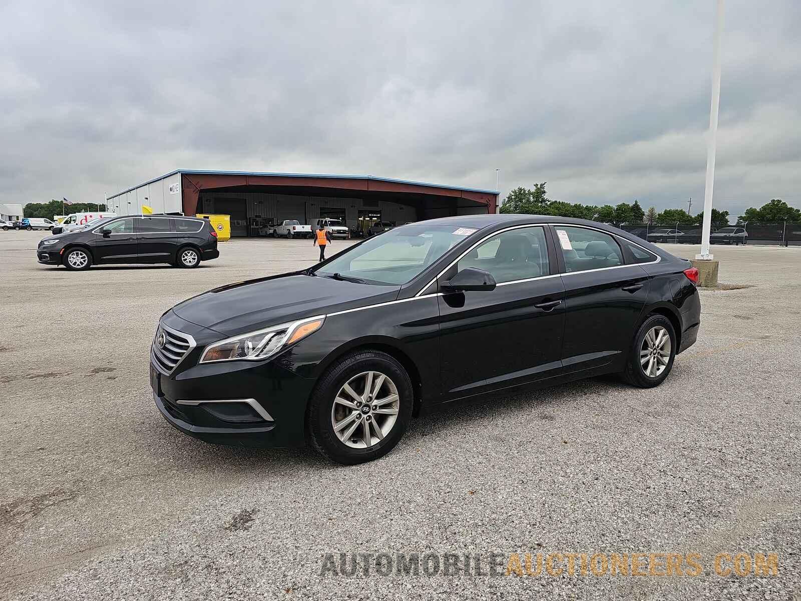 5NPE24AF9HH555652 Hyundai Sonata 2017