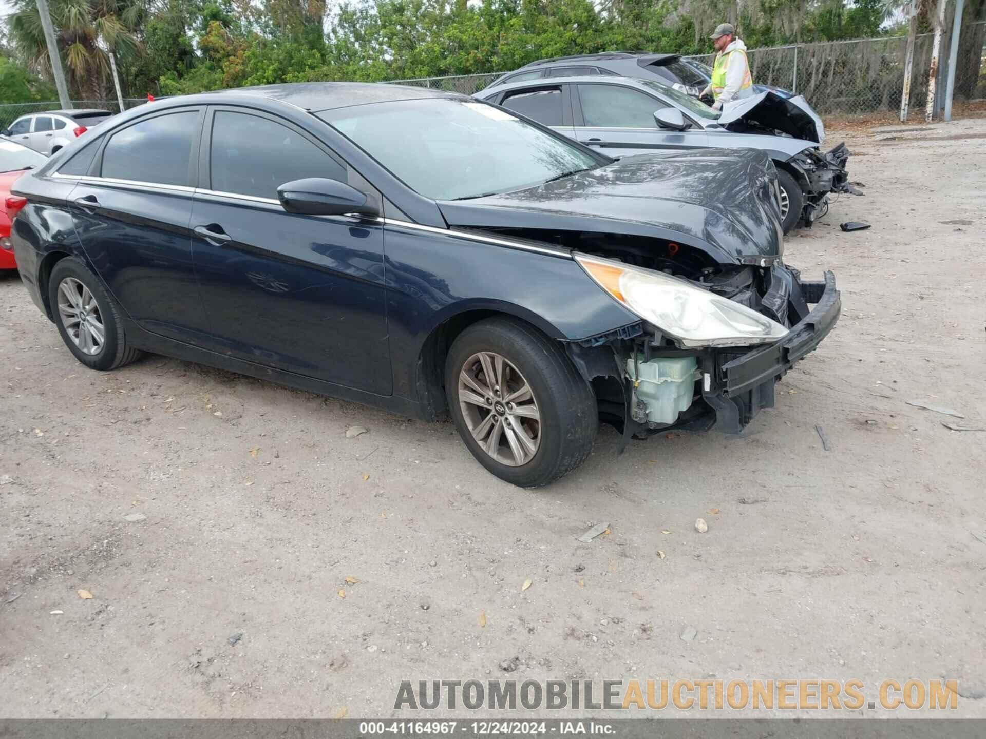 5NPEB4AC0BH079577 HYUNDAI SONATA 2011