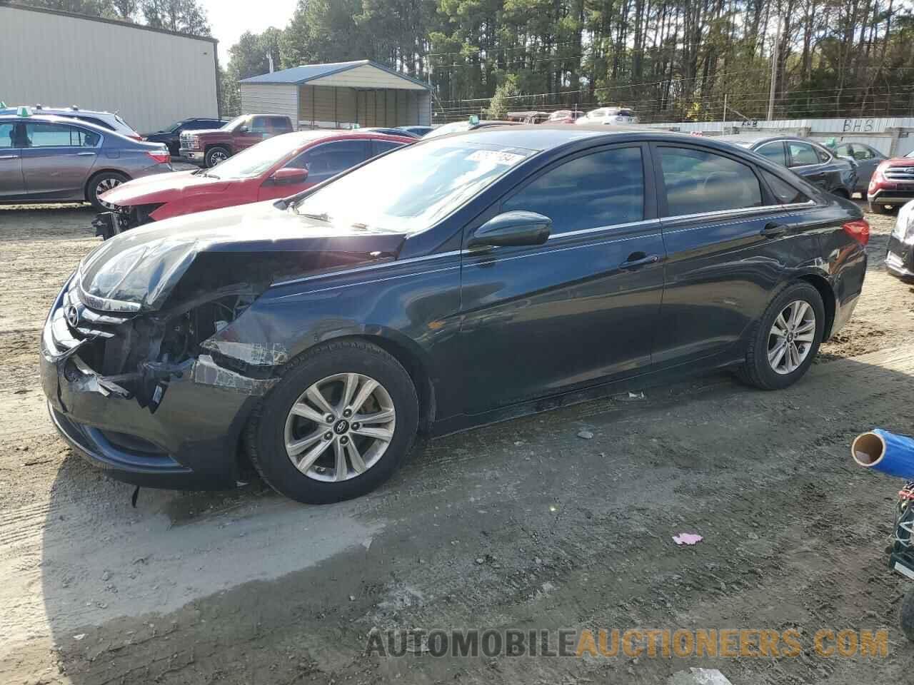 5NPEB4AC0BH104607 HYUNDAI SONATA 2011