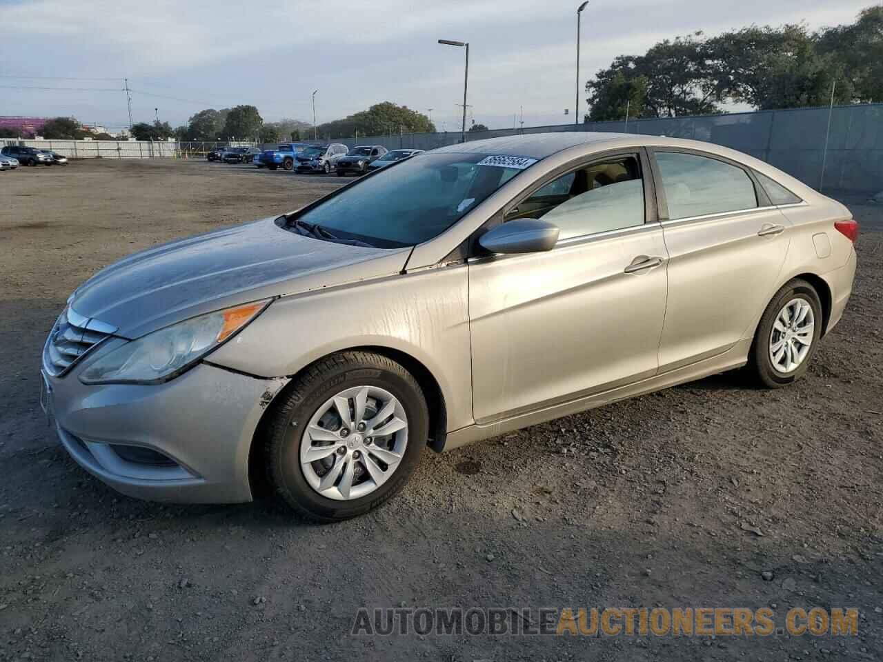 5NPEB4AC0BH174964 HYUNDAI SONATA 2011