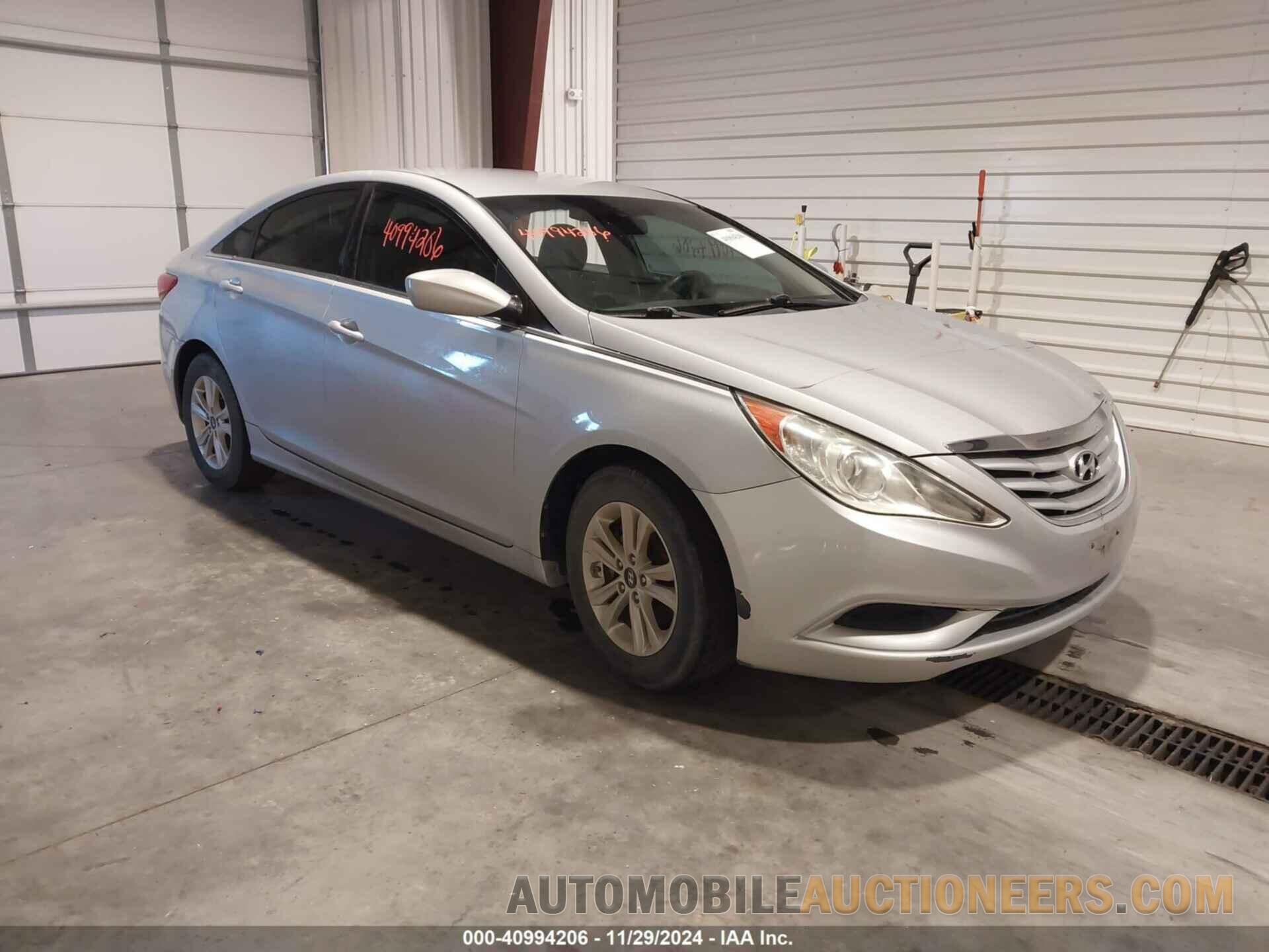 5NPEB4AC0BH212077 HYUNDAI SONATA 2011