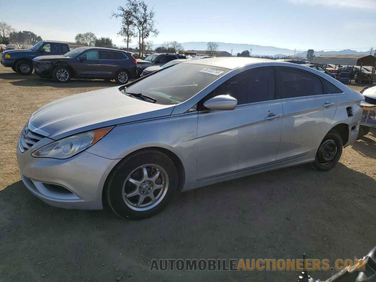 5NPEB4AC0BH219983 HYUNDAI SONATA 2011