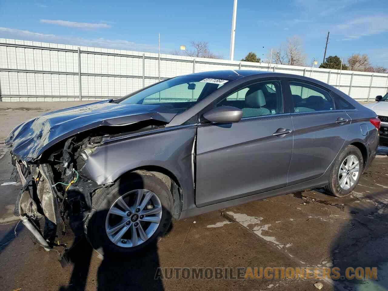 5NPEB4AC0BH236671 HYUNDAI SONATA 2011