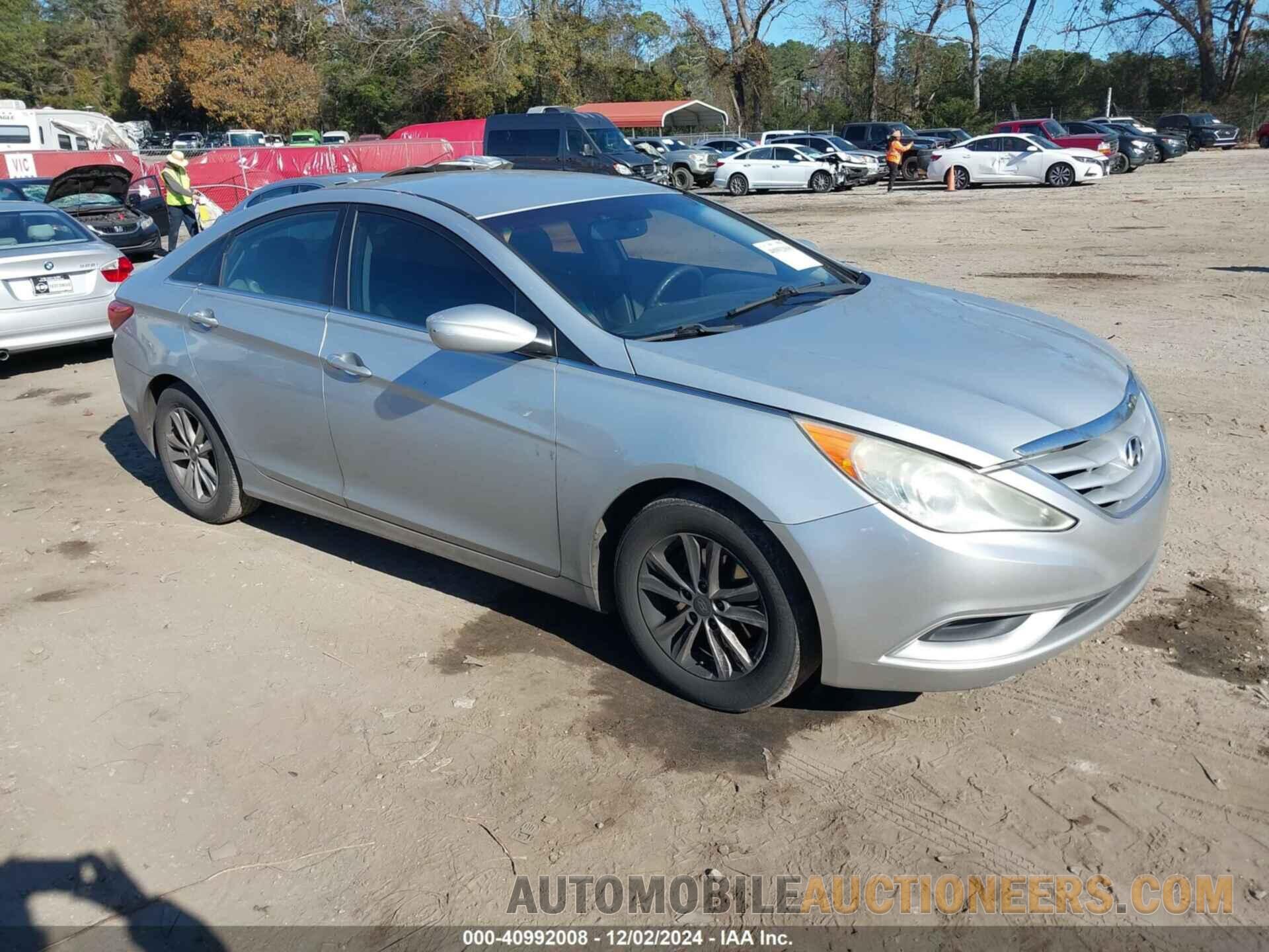 5NPEB4AC0BH258007 HYUNDAI SONATA 2011