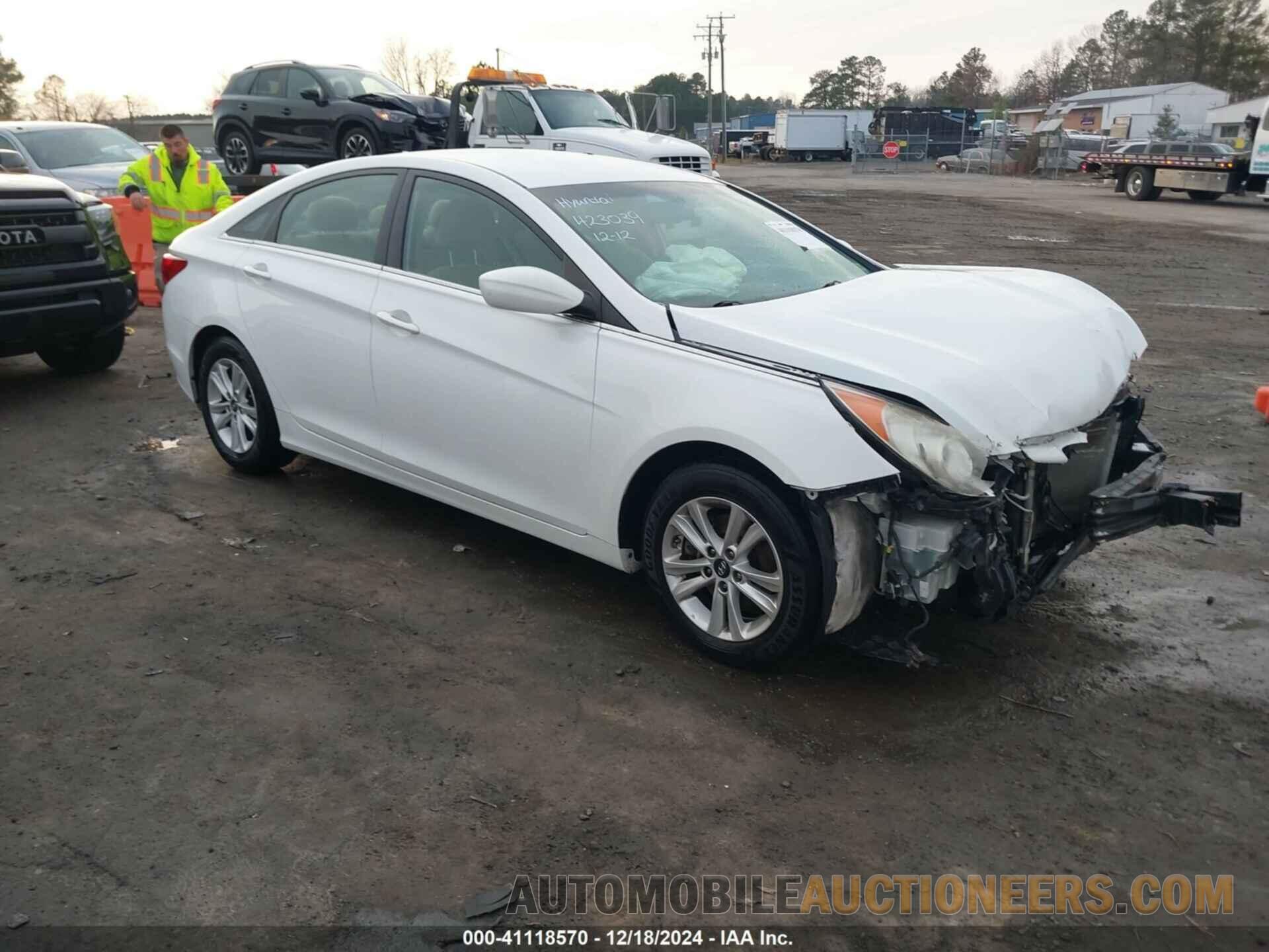 5NPEB4AC0DH766786 HYUNDAI SONATA 2013