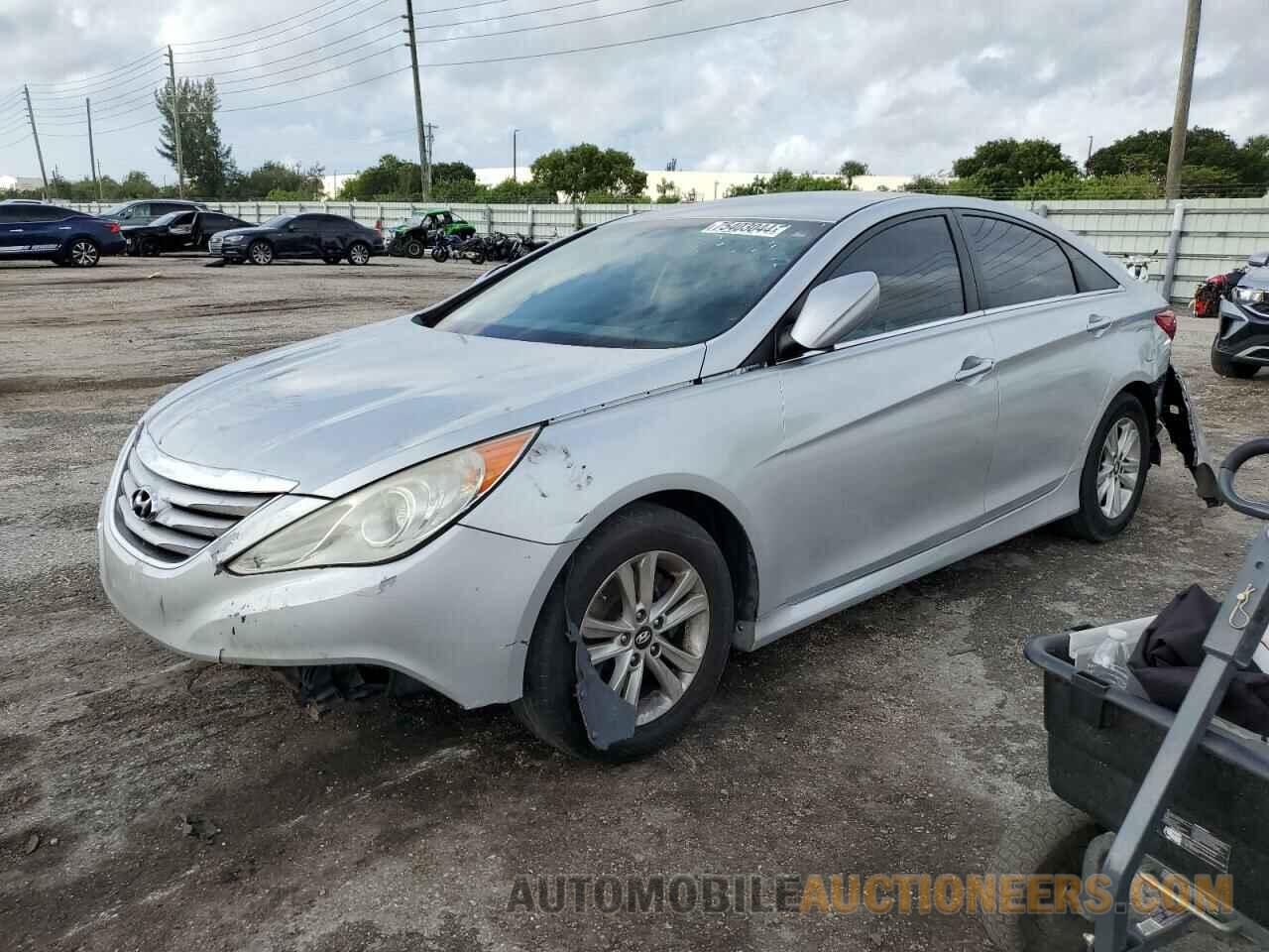 5NPEB4AC0EH857879 HYUNDAI SONATA 2014