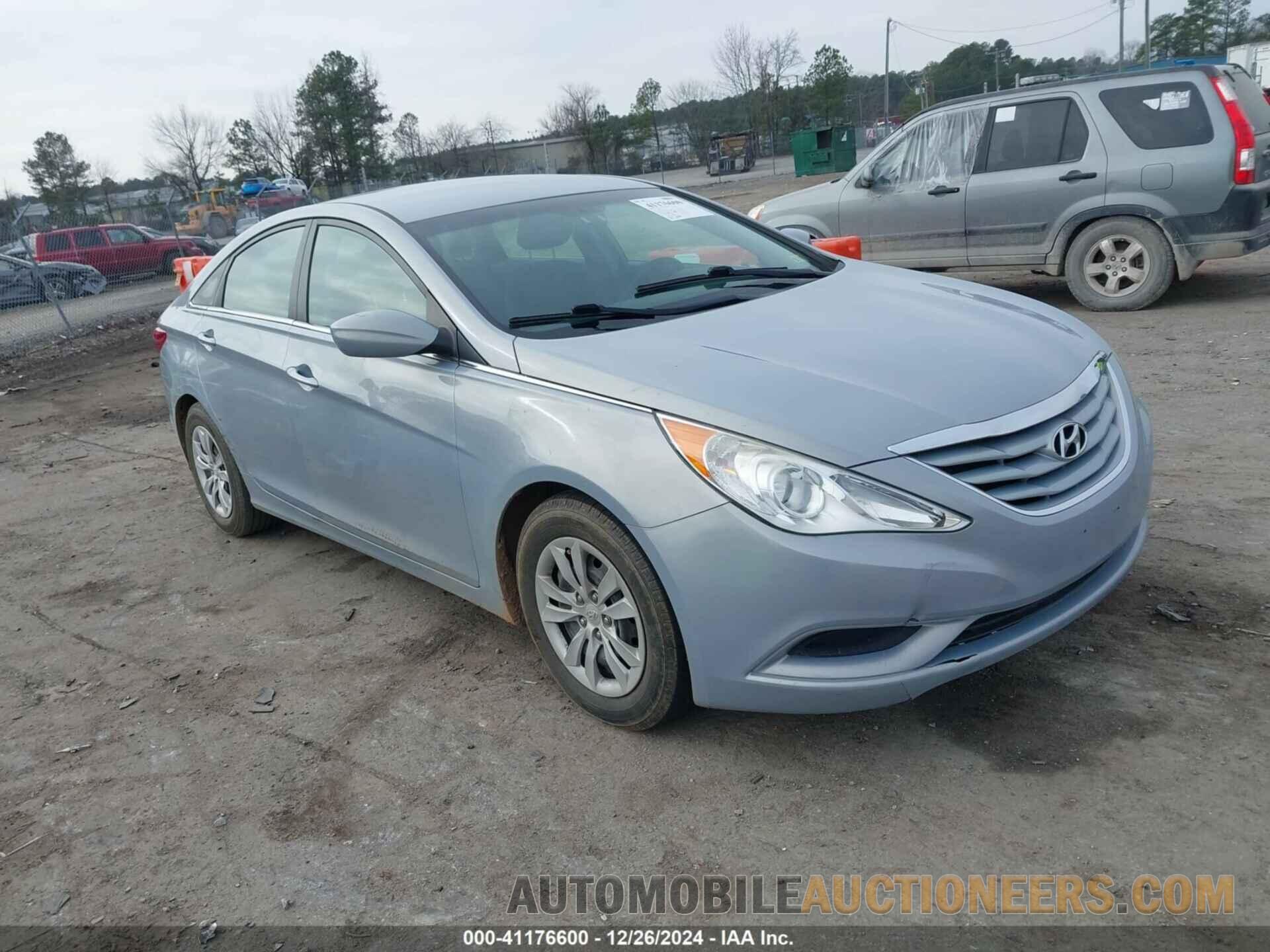 5NPEB4AC1BH055871 HYUNDAI SONATA 2011