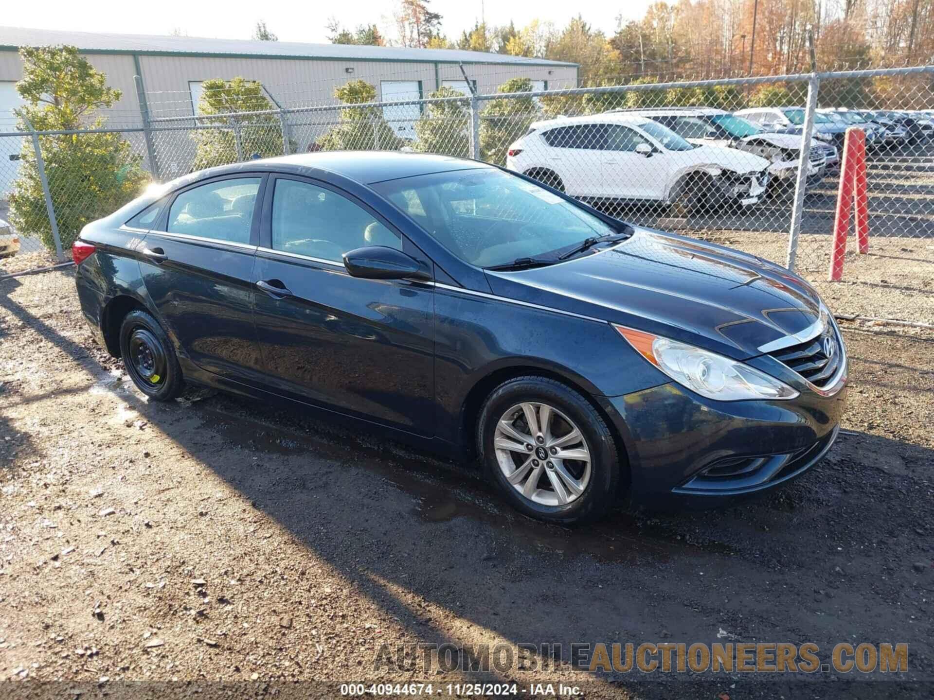 5NPEB4AC1BH086800 HYUNDAI SONATA 2011