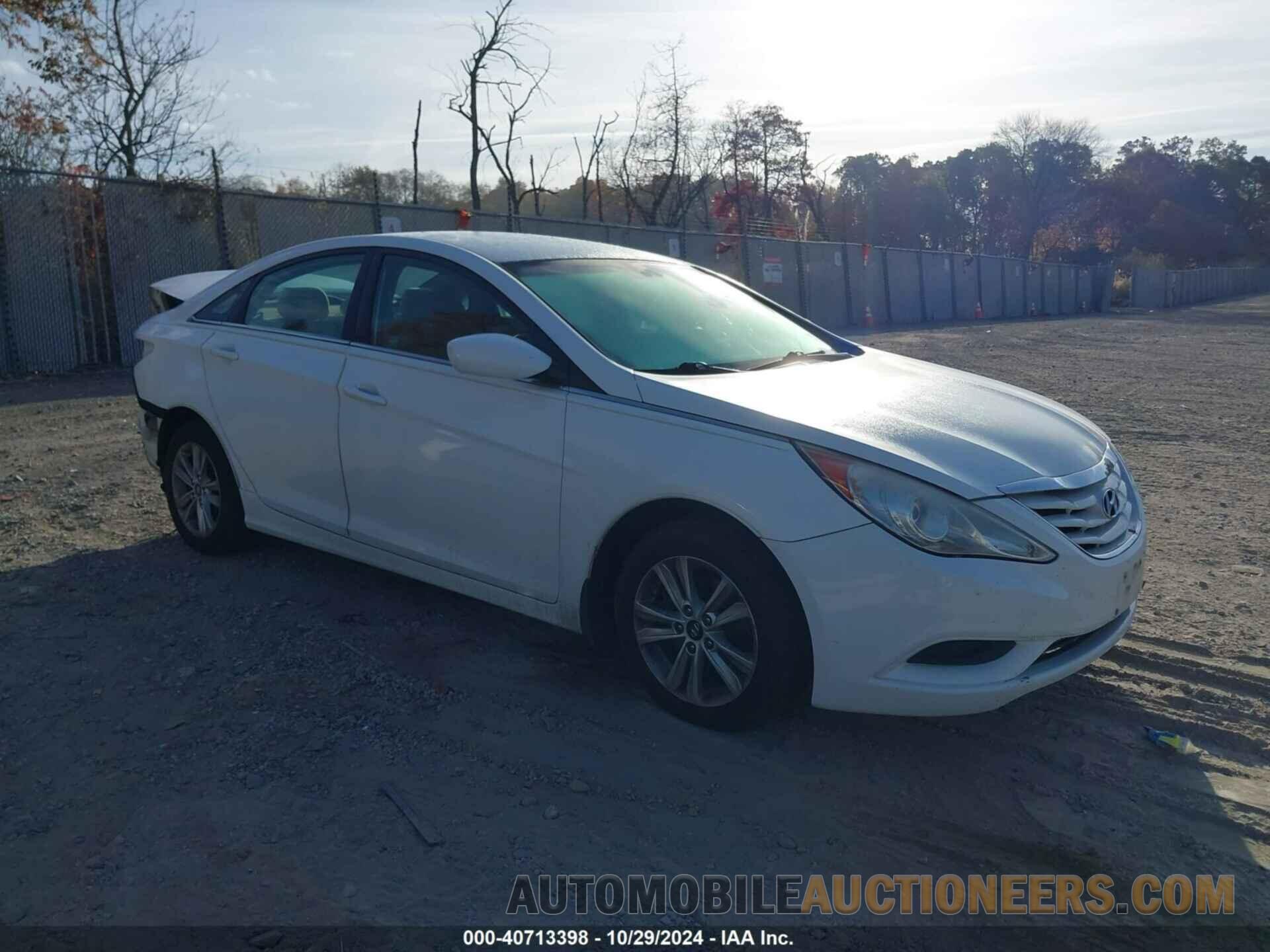 5NPEB4AC1BH170745 HYUNDAI SONATA 2011