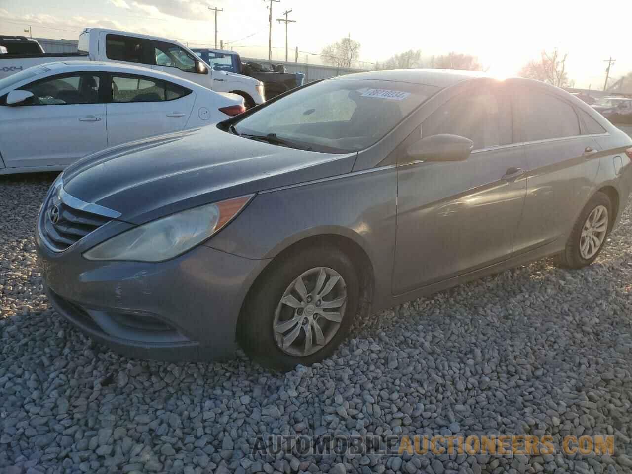 5NPEB4AC1BH203453 HYUNDAI SONATA 2011