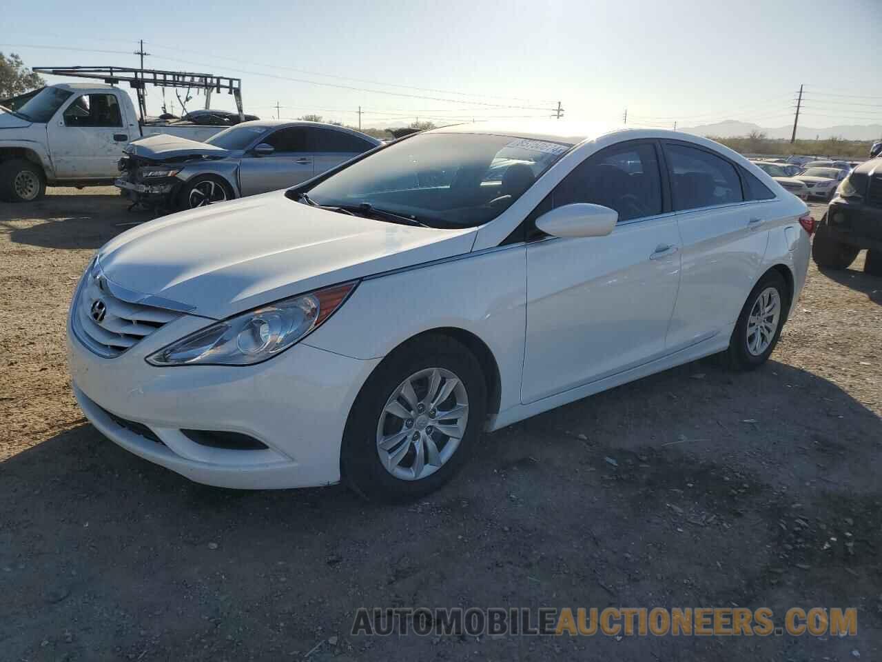 5NPEB4AC1BH250465 HYUNDAI SONATA 2011