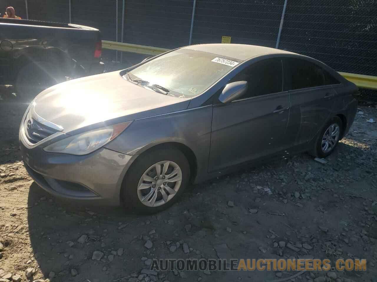 5NPEB4AC1BH250675 HYUNDAI SONATA 2011