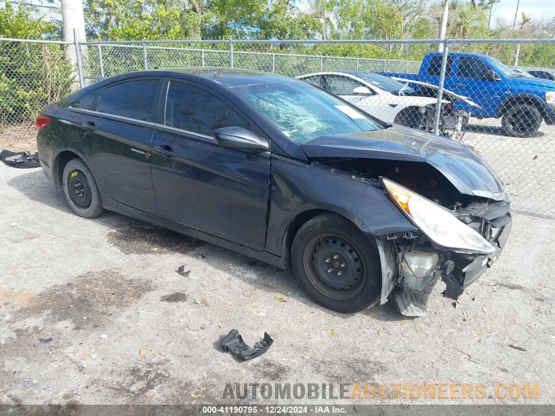 5NPEB4AC1CH377198 HYUNDAI SONATA 2012