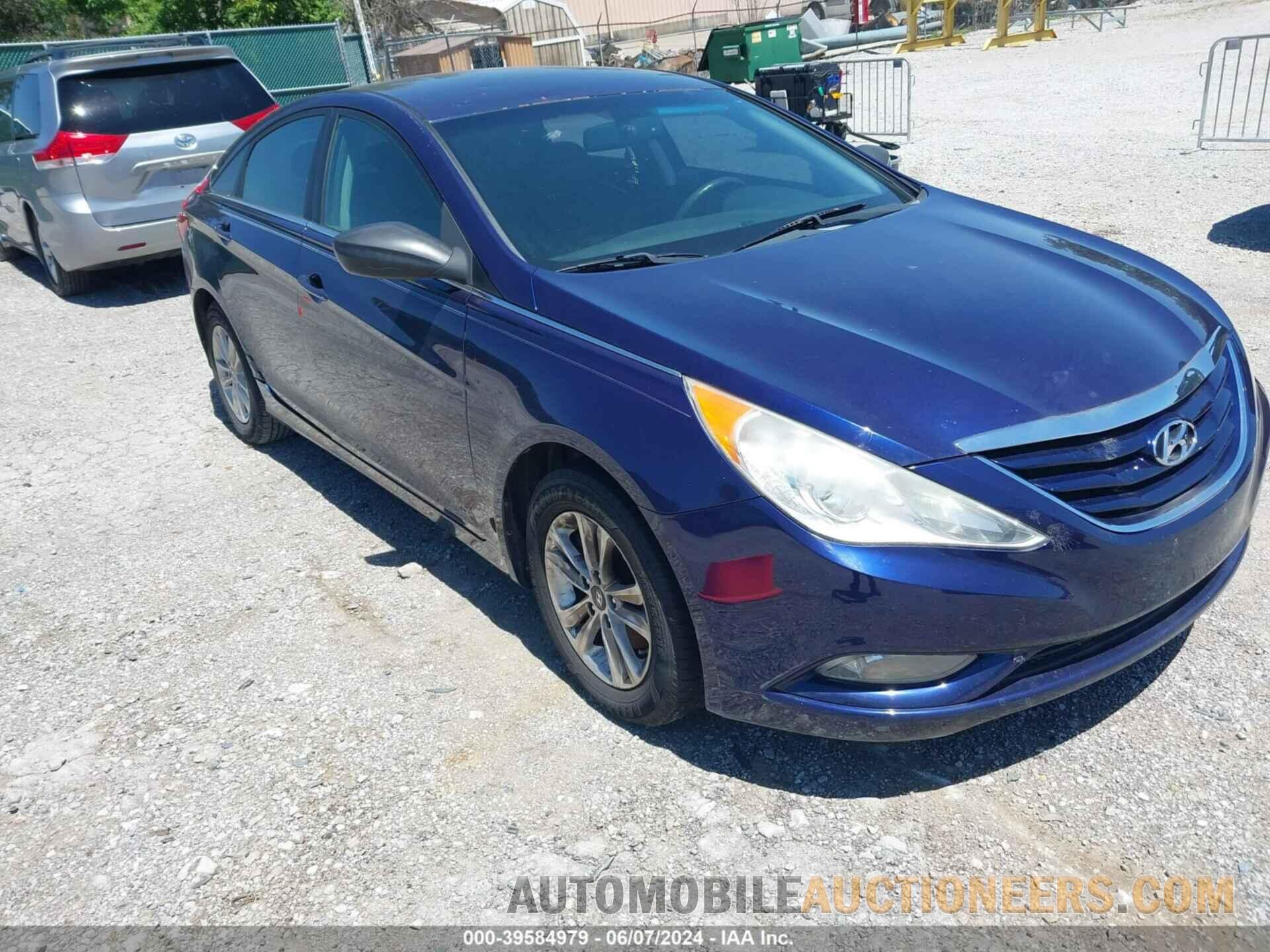 5NPEB4AC1DH758843 HYUNDAI SONATA 2013