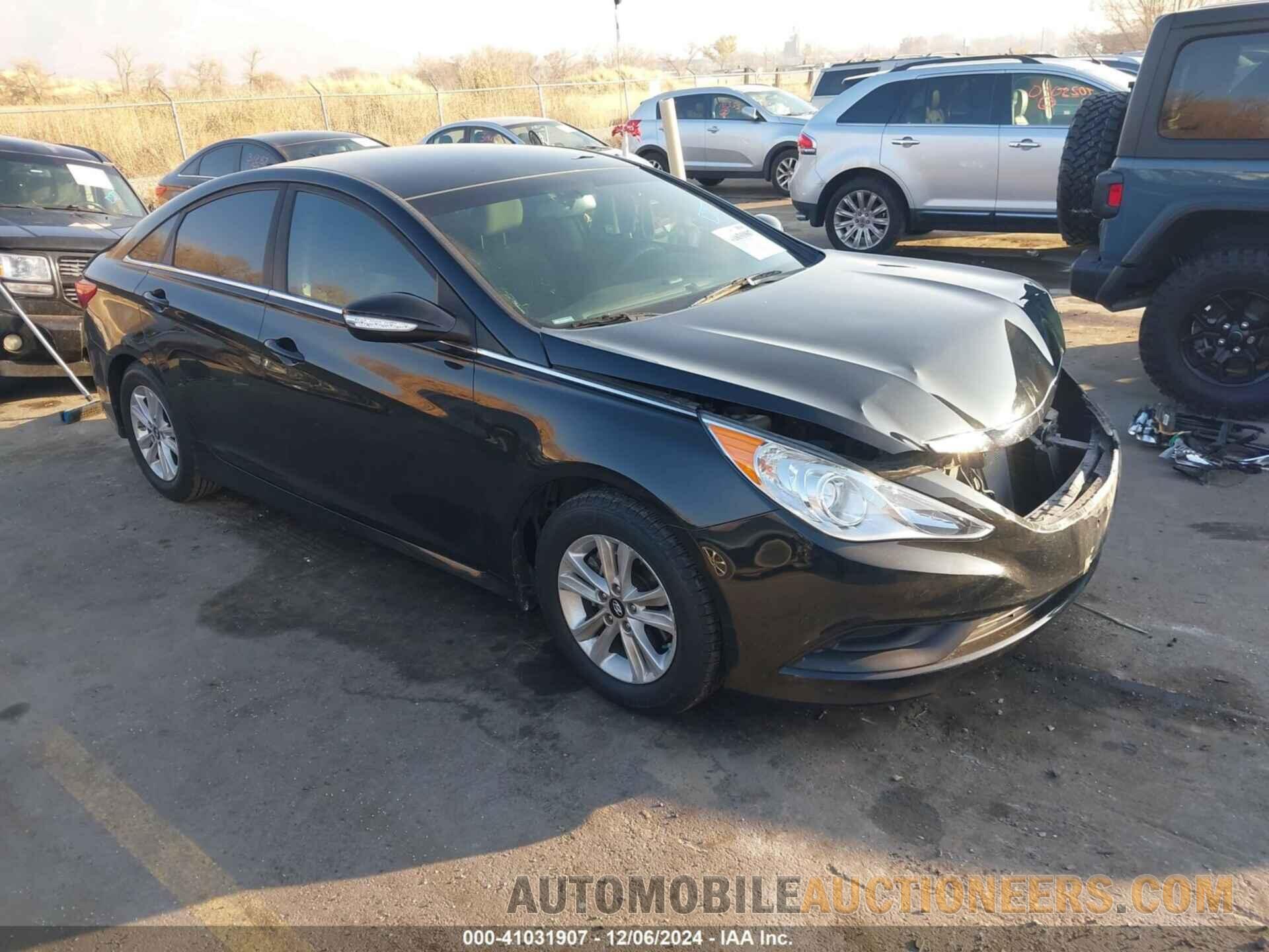 5NPEB4AC1EH880555 HYUNDAI SONATA 2014