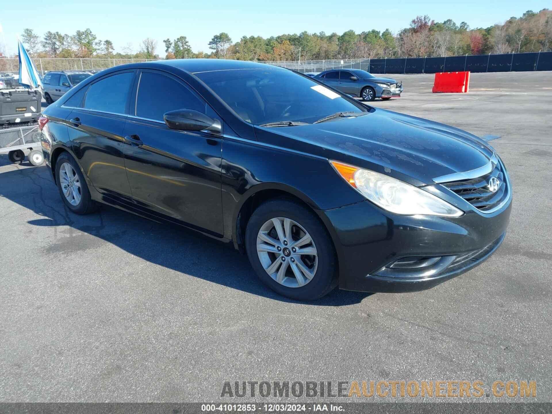 5NPEB4AC2BH027044 HYUNDAI SONATA 2011