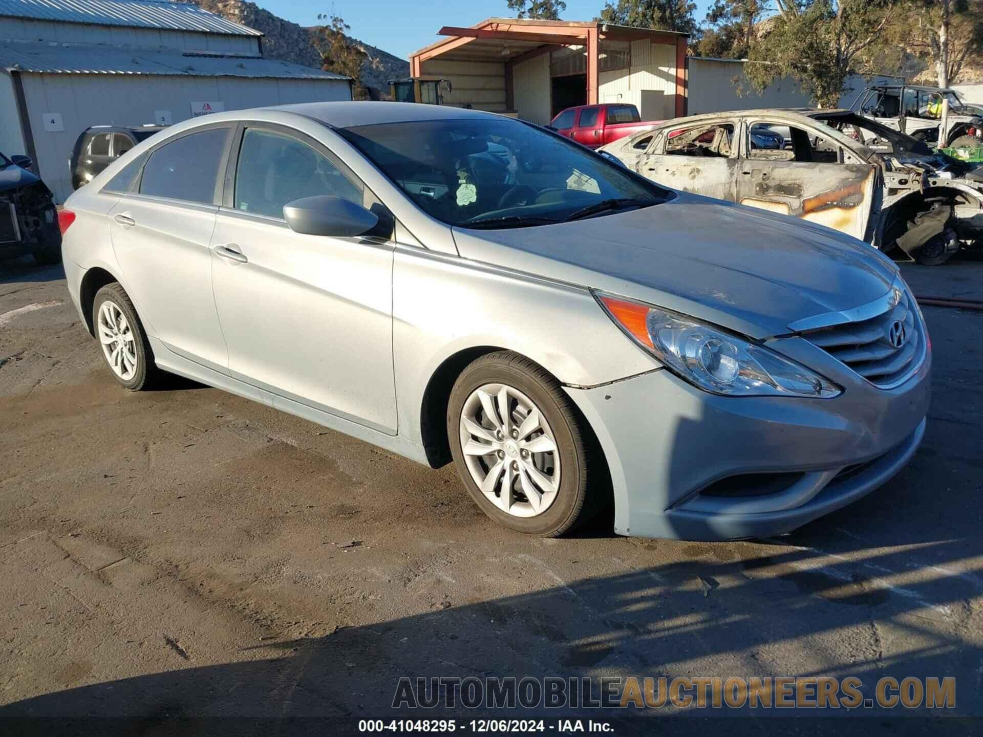 5NPEB4AC2BH050971 HYUNDAI SONATA 2011