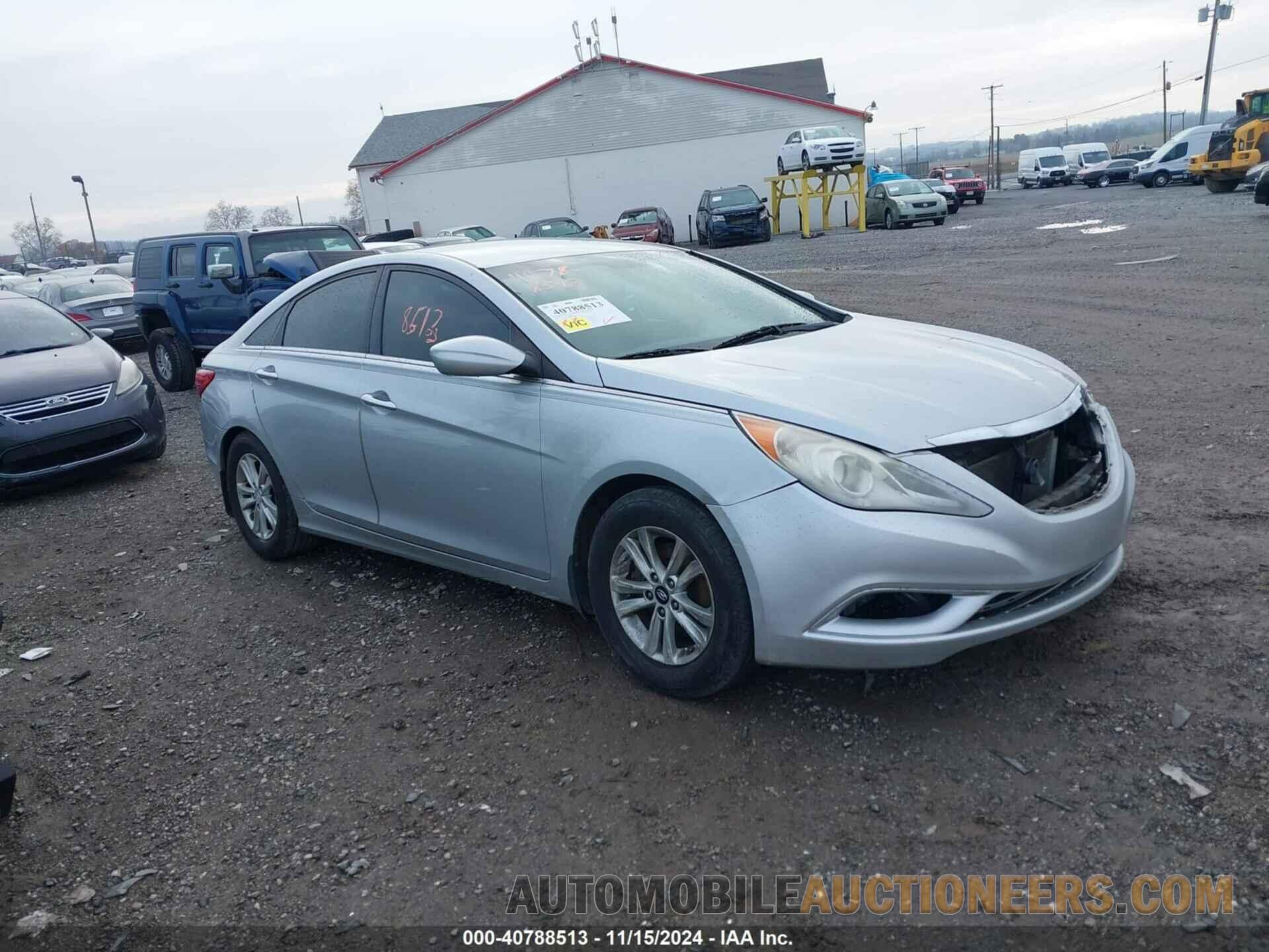 5NPEB4AC2BH182323 HYUNDAI SONATA 2011