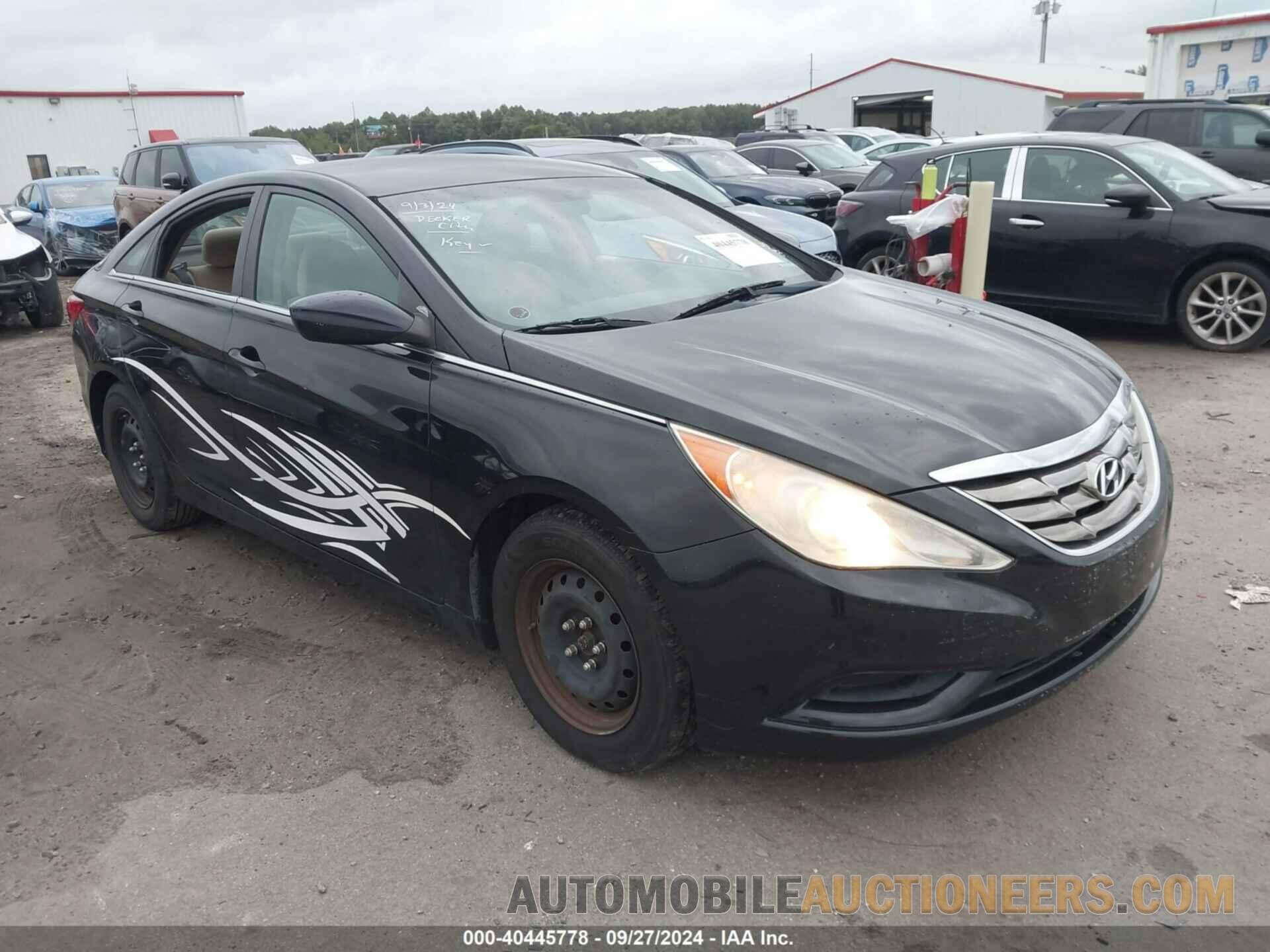 5NPEB4AC2BH208001 HYUNDAI SONATA 2011