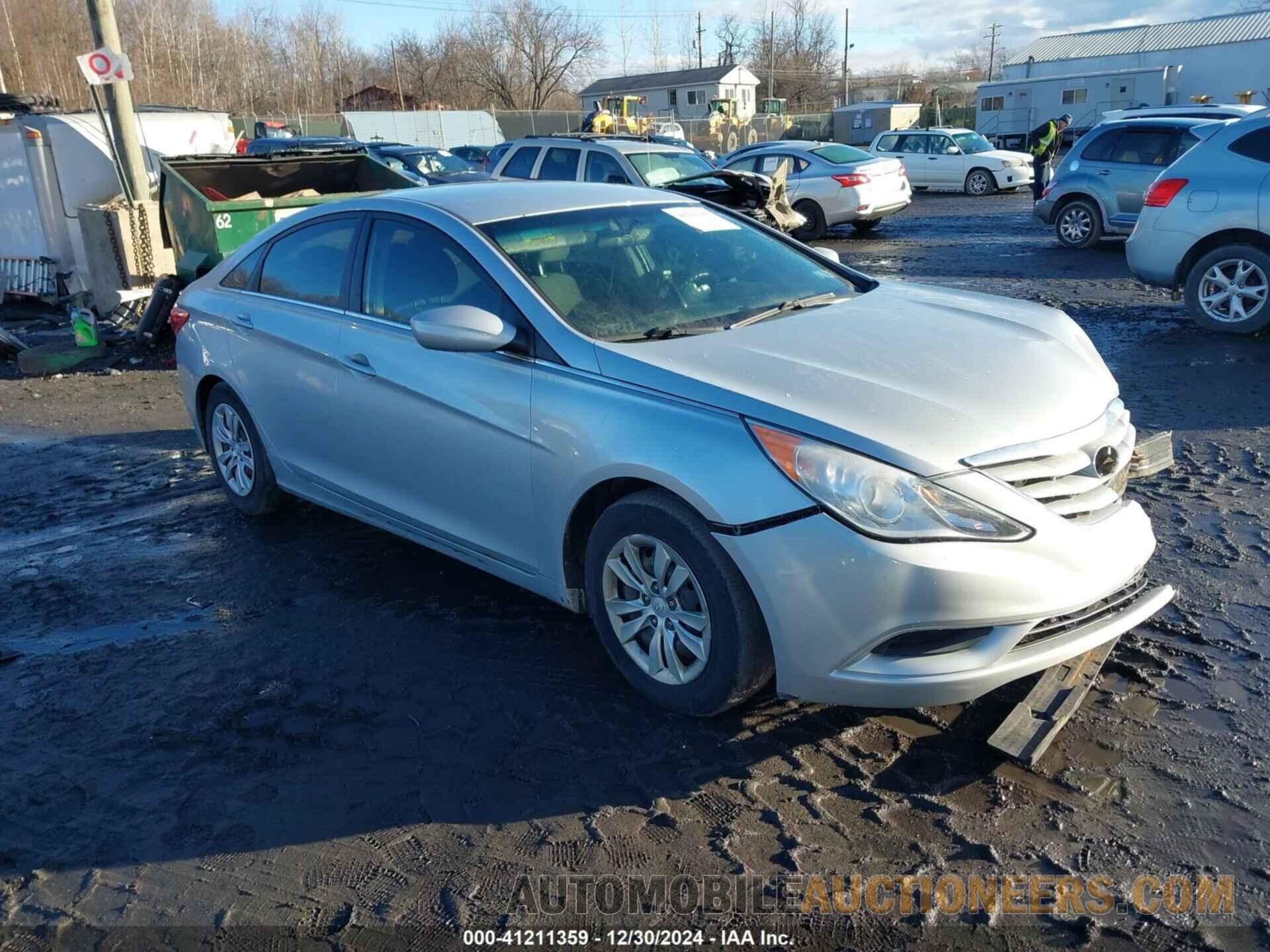 5NPEB4AC2BH261183 HYUNDAI SONATA 2011