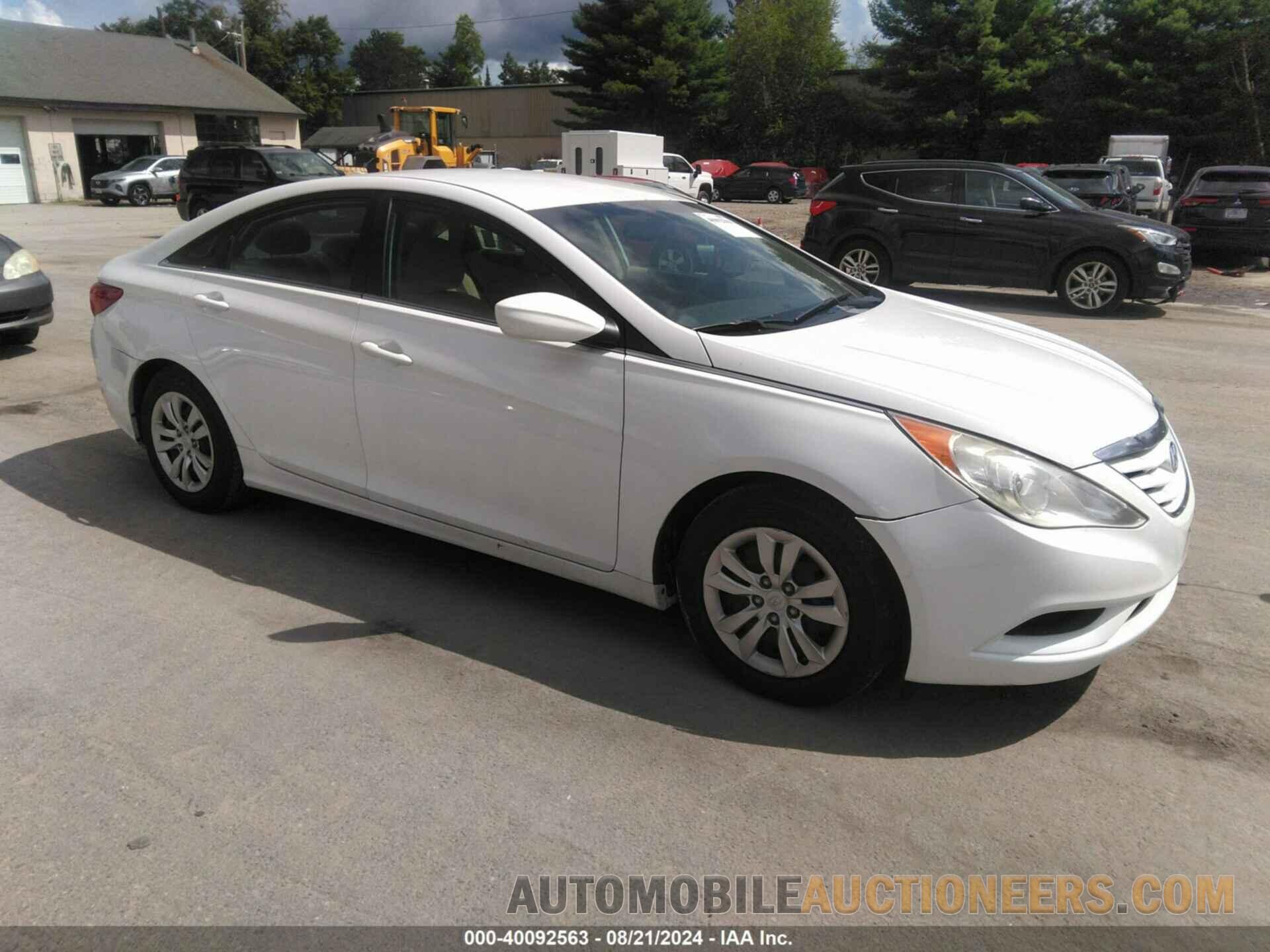 5NPEB4AC2CH393037 HYUNDAI SONATA 2012