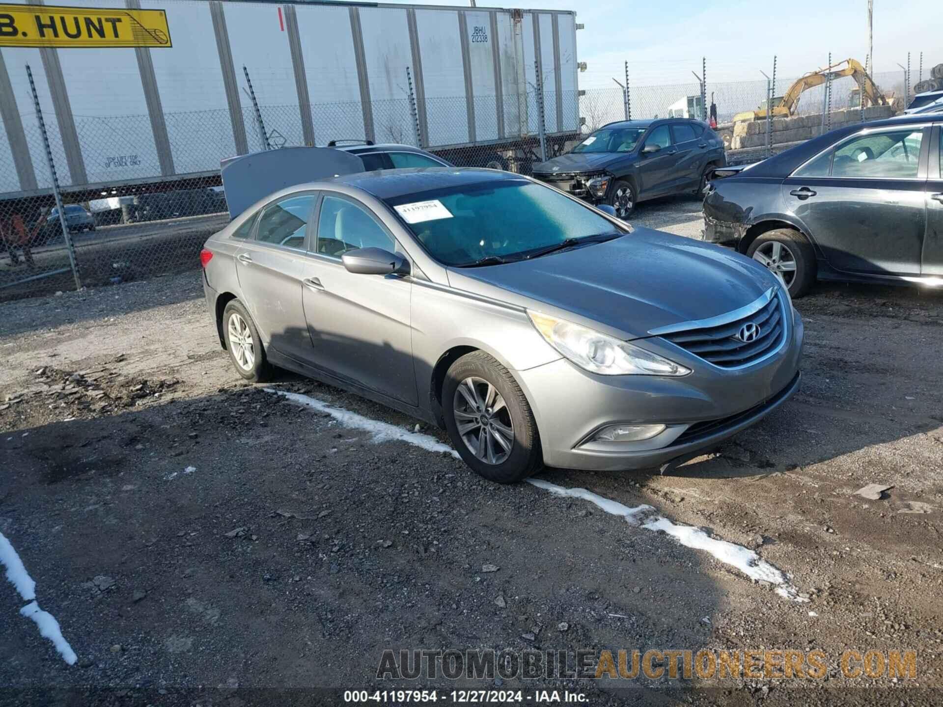 5NPEB4AC2DH515879 HYUNDAI SONATA 2013