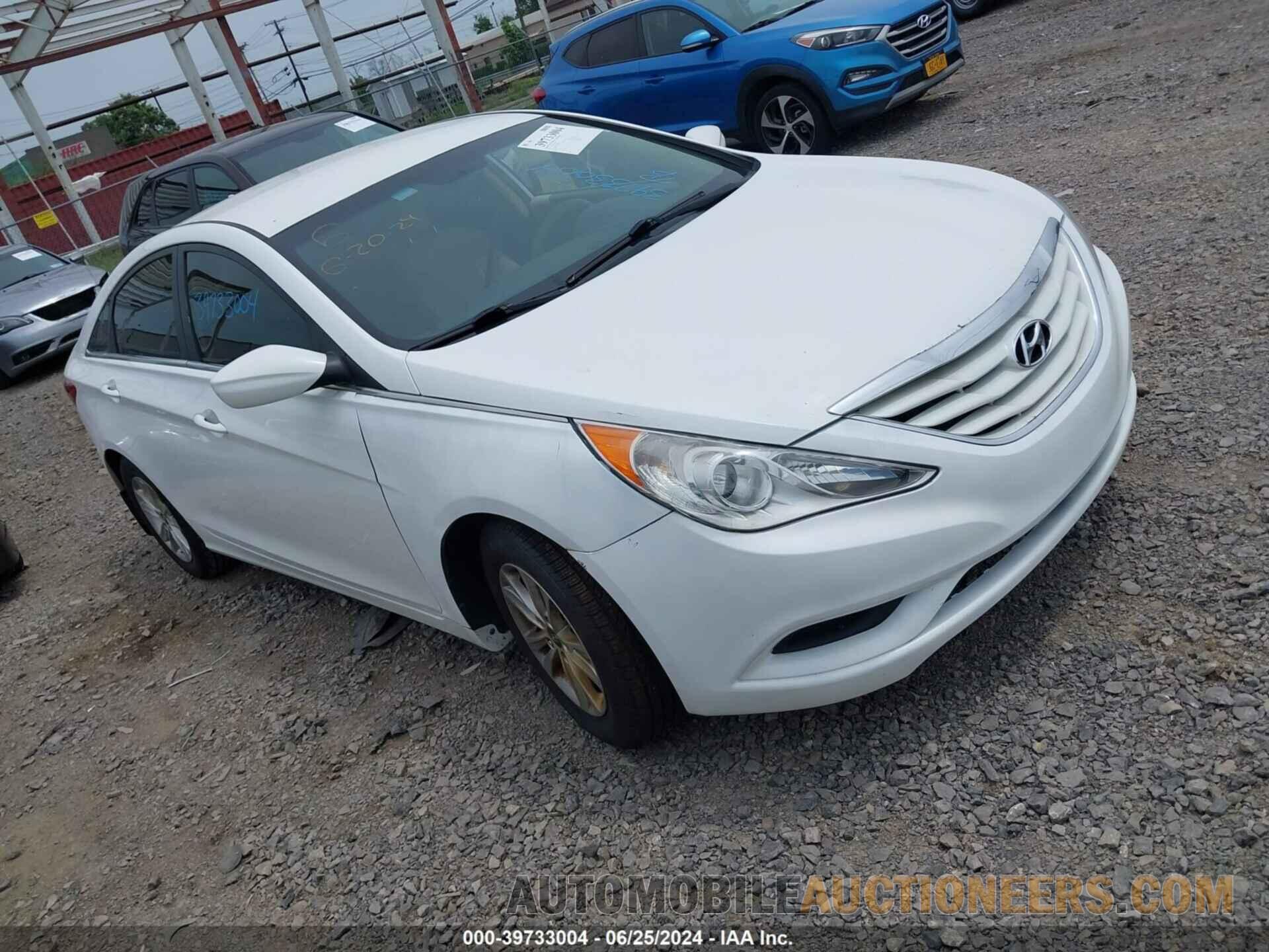 5NPEB4AC2DH615447 HYUNDAI SONATA 2013