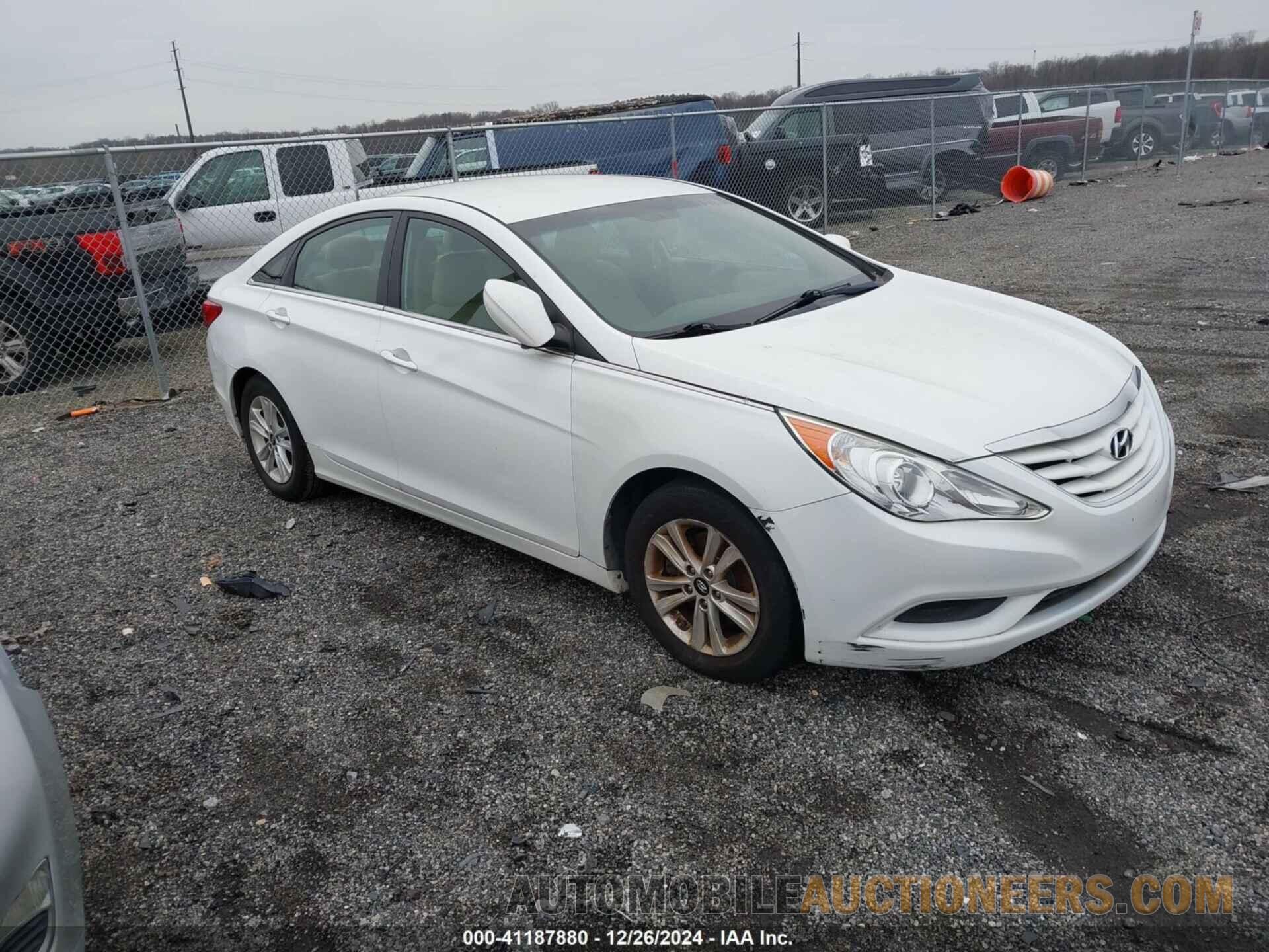 5NPEB4AC2DH647895 HYUNDAI SONATA 2013