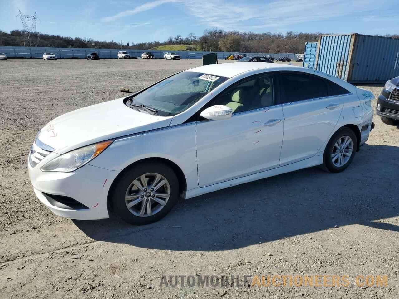 5NPEB4AC2EH933697 HYUNDAI SONATA 2014