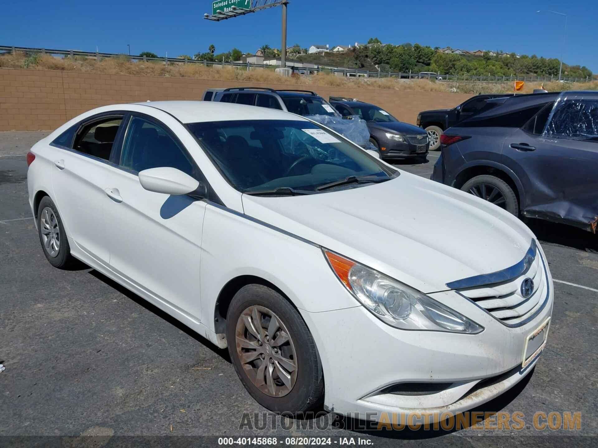 5NPEB4AC3BH025576 HYUNDAI SONATA 2011