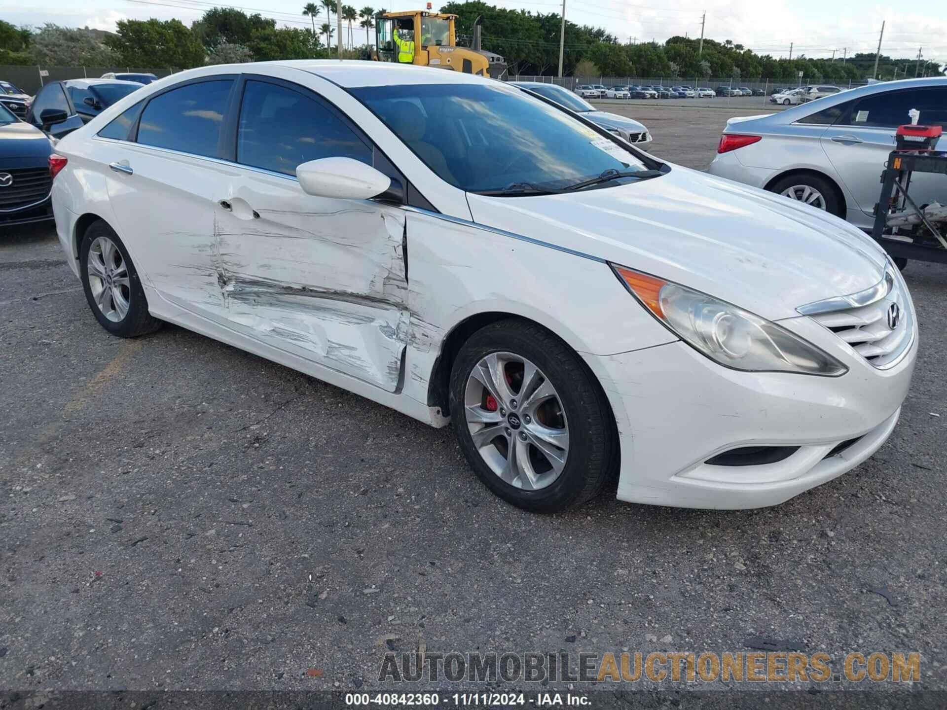 5NPEB4AC3BH052356 HYUNDAI SONATA 2011