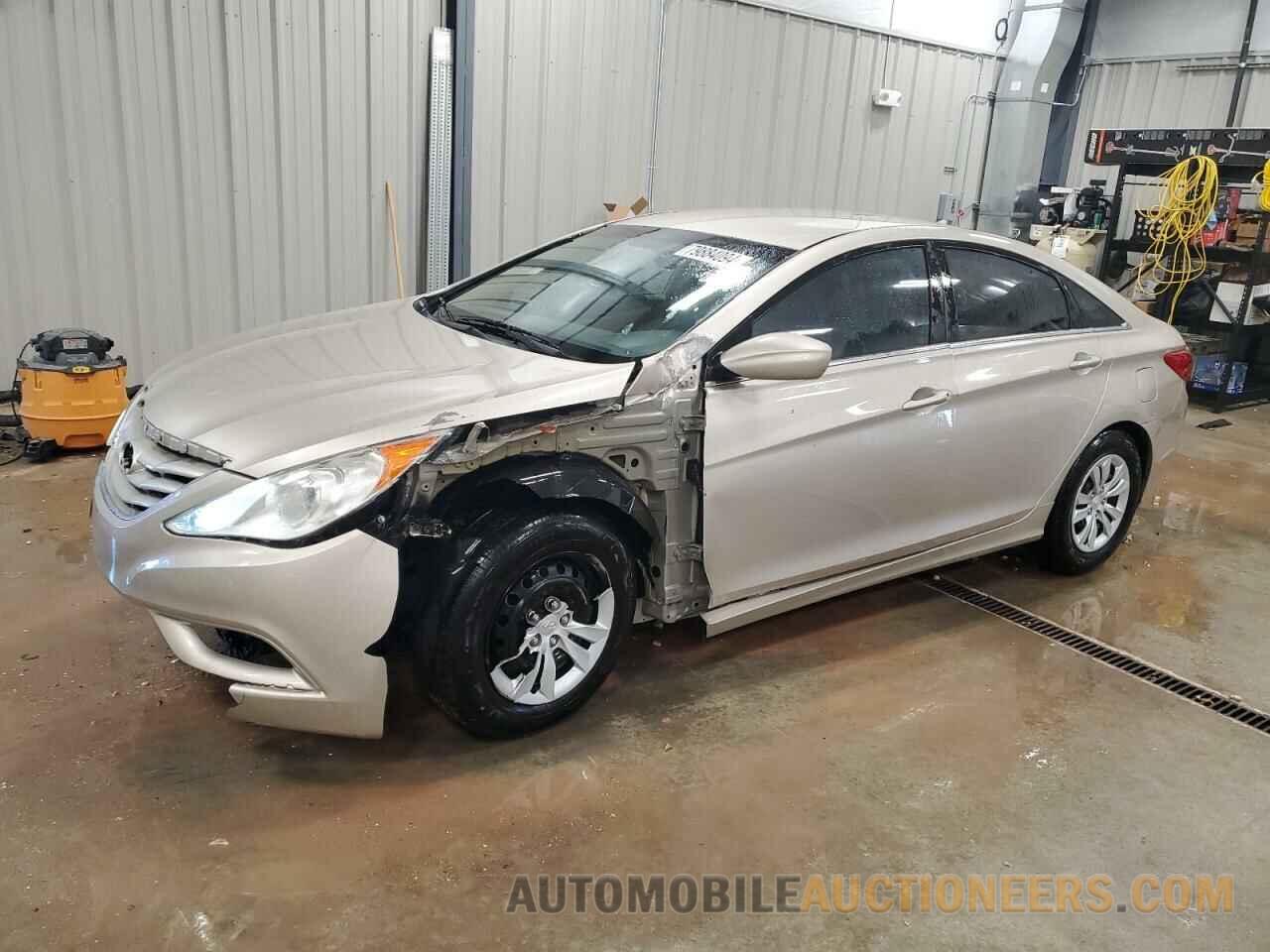 5NPEB4AC3BH060554 HYUNDAI SONATA 2011