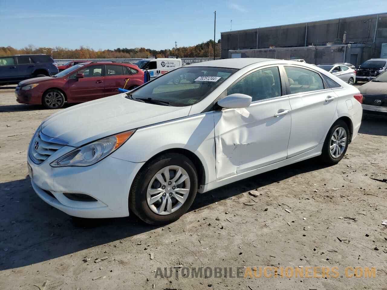 5NPEB4AC3BH088001 HYUNDAI SONATA 2011