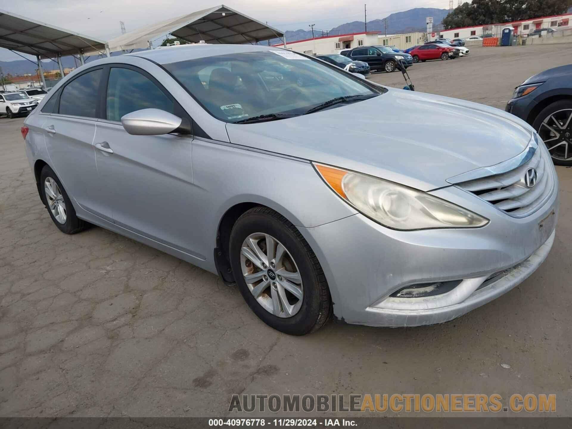 5NPEB4AC3BH105850 HYUNDAI SONATA 2011