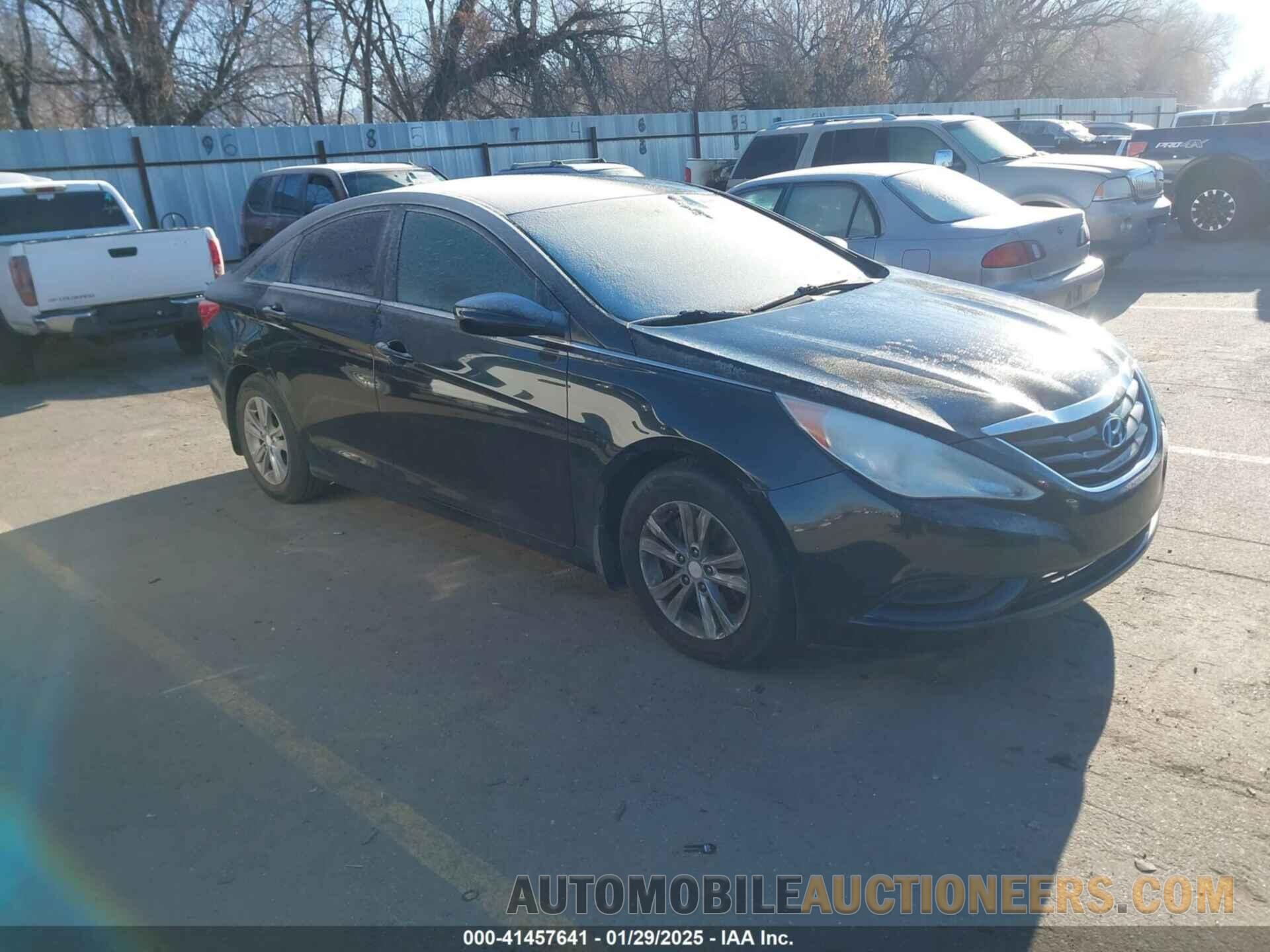 5NPEB4AC3BH107131 HYUNDAI SONATA 2011