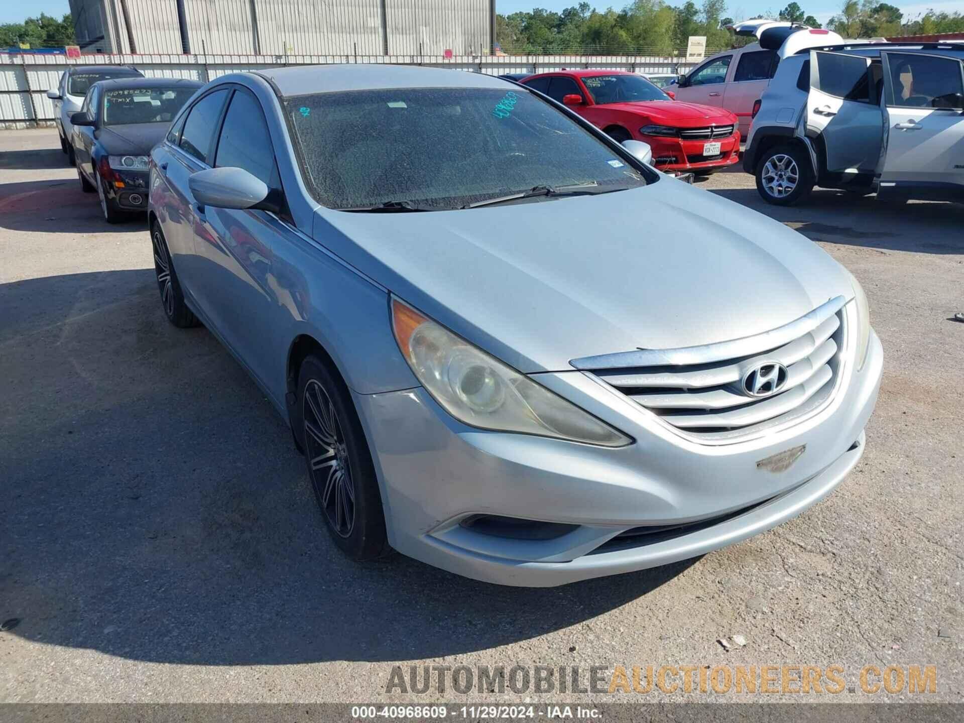 5NPEB4AC3BH121319 HYUNDAI SONATA 2011