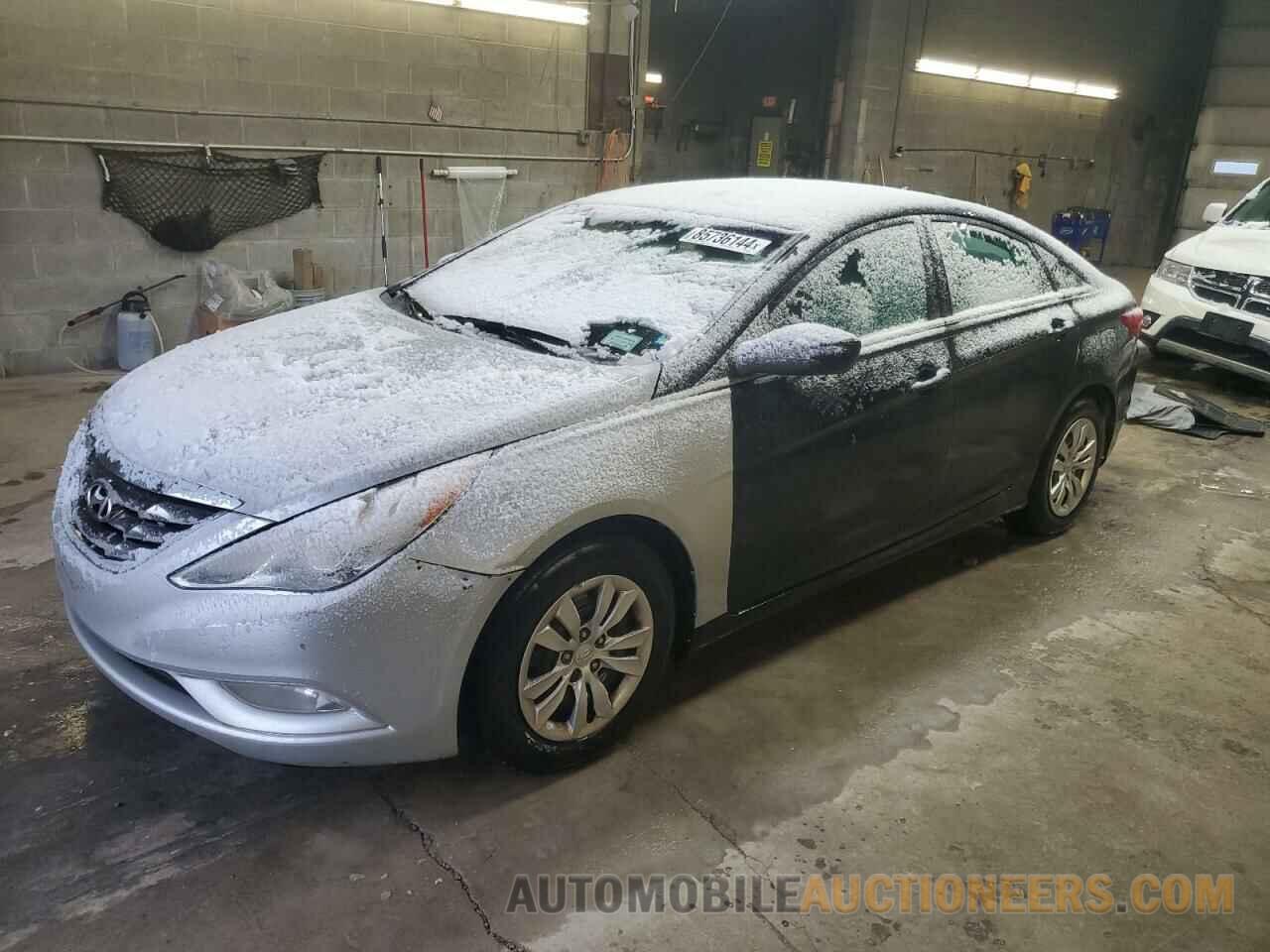 5NPEB4AC3BH194268 HYUNDAI SONATA 2011