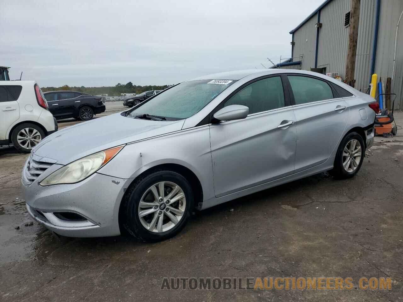 5NPEB4AC3BH246580 HYUNDAI SONATA 2011