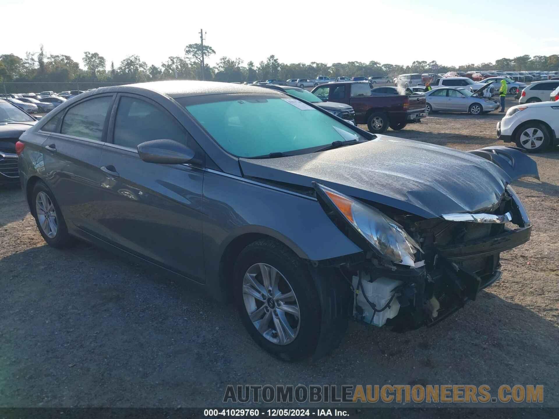 5NPEB4AC3DH687645 HYUNDAI SONATA 2013