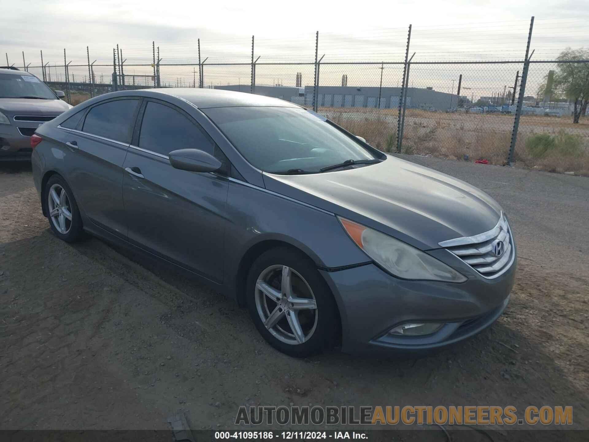 5NPEB4AC3DH745124 HYUNDAI SONATA 2013