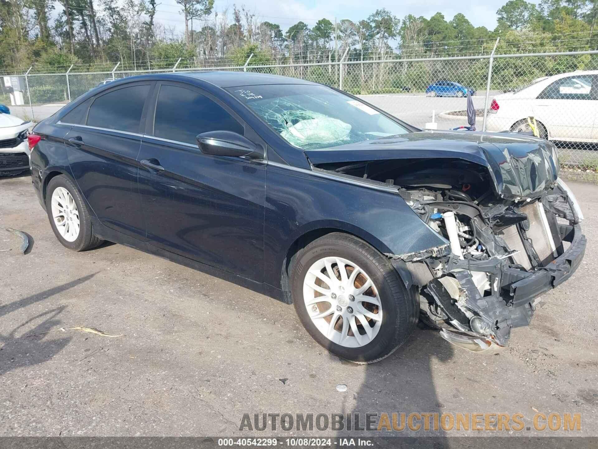 5NPEB4AC4BH038076 HYUNDAI SONATA 2011