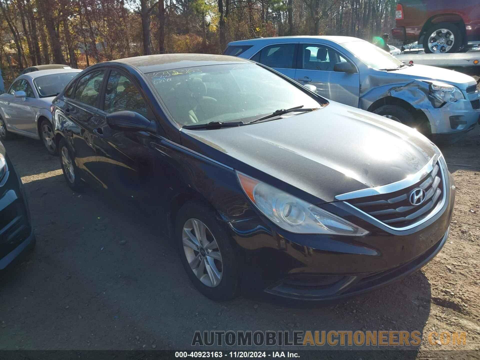 5NPEB4AC4BH208548 HYUNDAI SONATA 2011