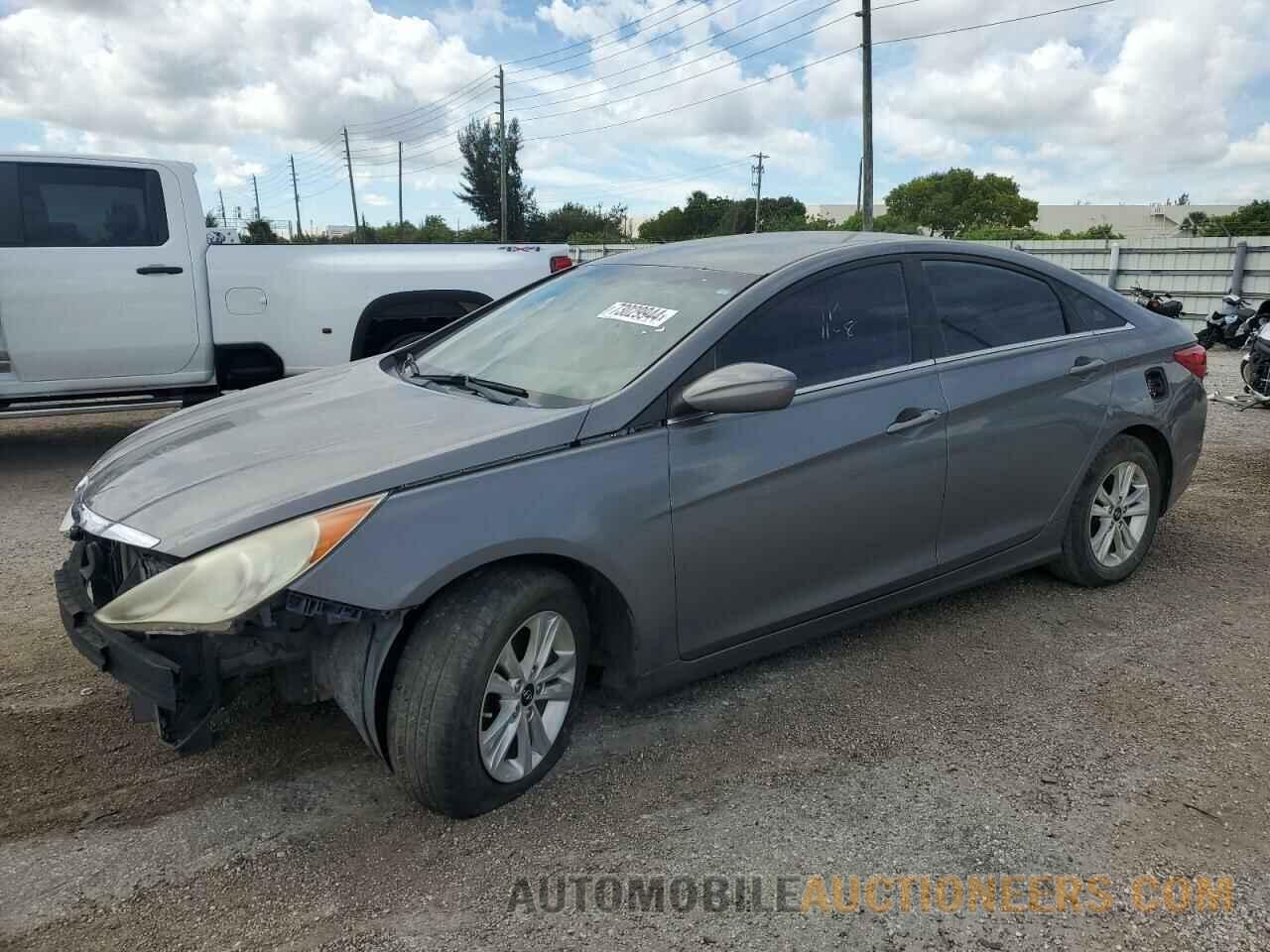 5NPEB4AC4BH214561 HYUNDAI SONATA 2011